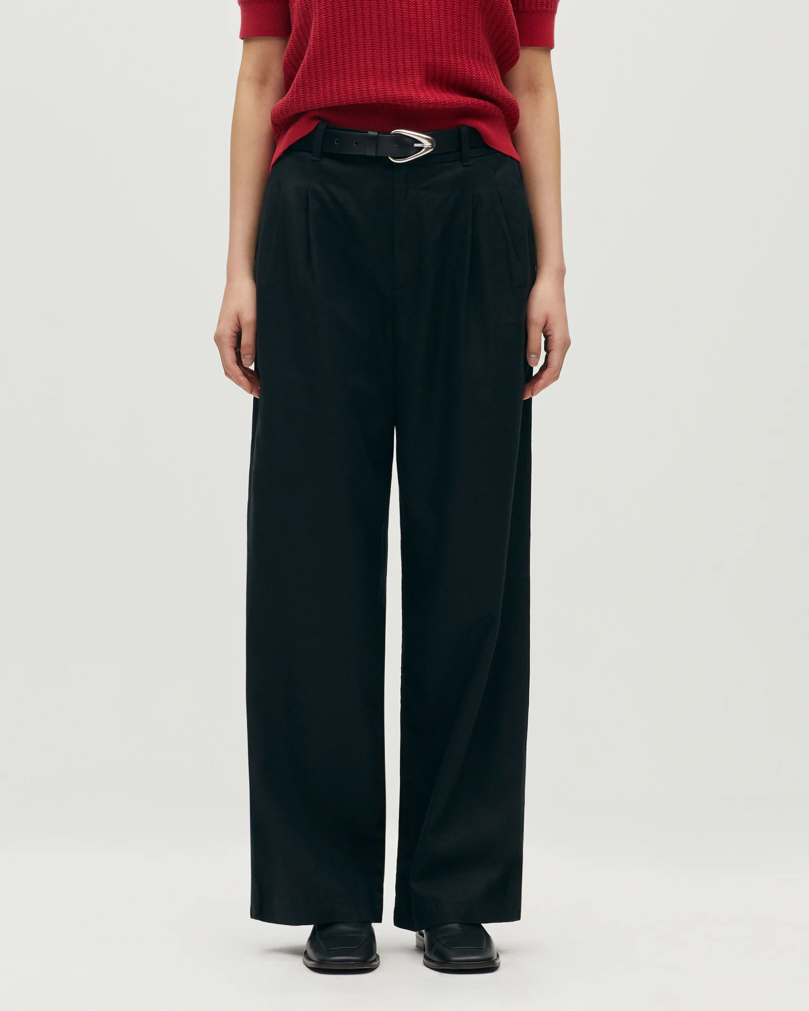 Pantalon droit à plis en coton et lin