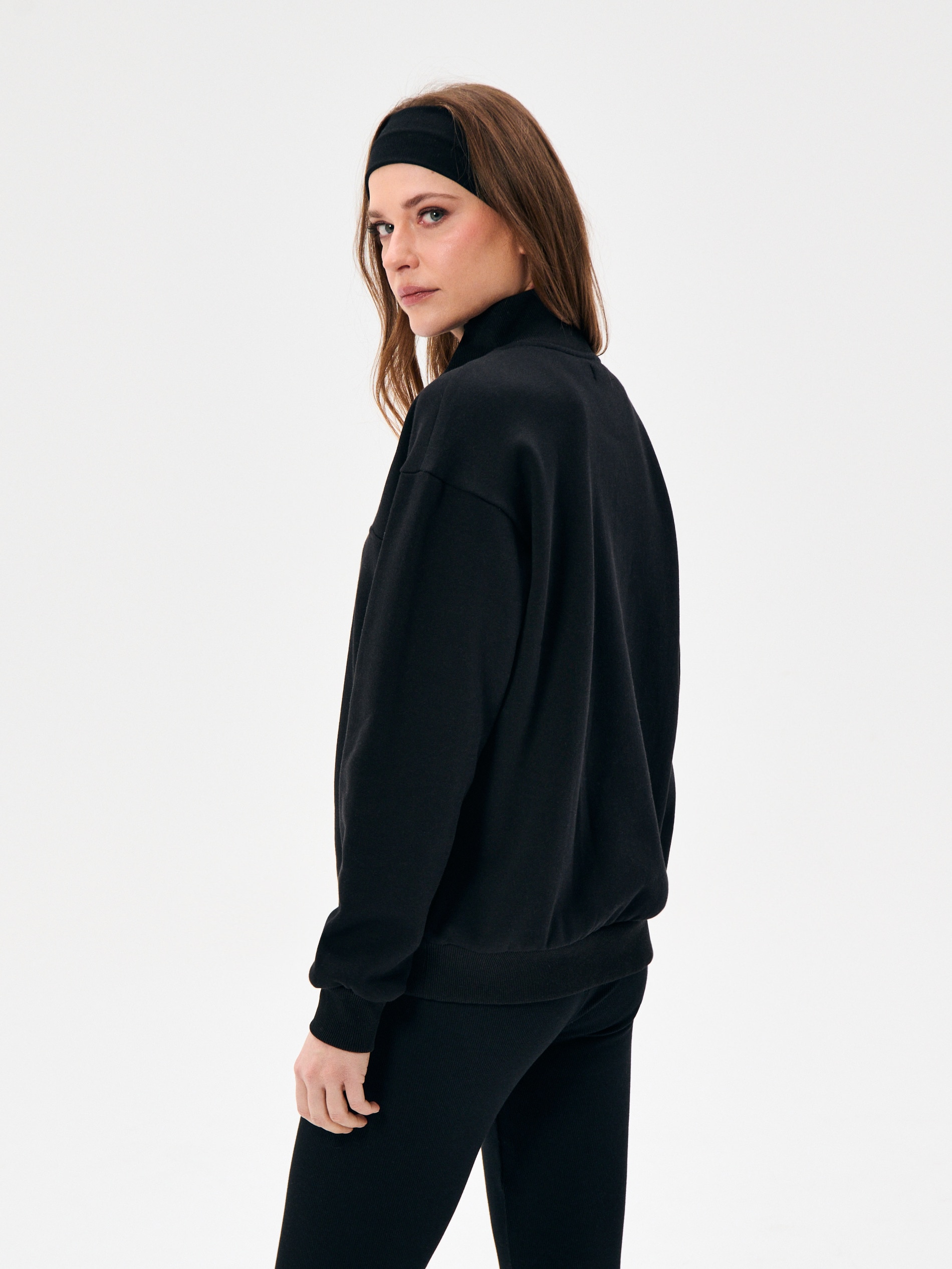 Bluza z haftowanym napisem