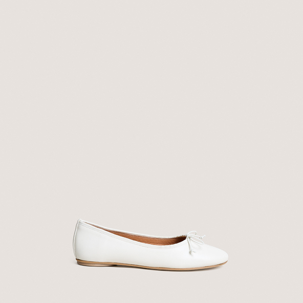 Ballerines à petits lacetsen cuir écru | DALLETTE