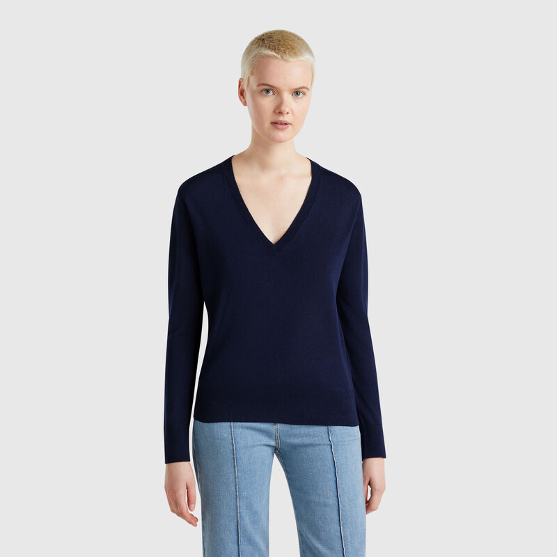 V-neck sweater in silk blend