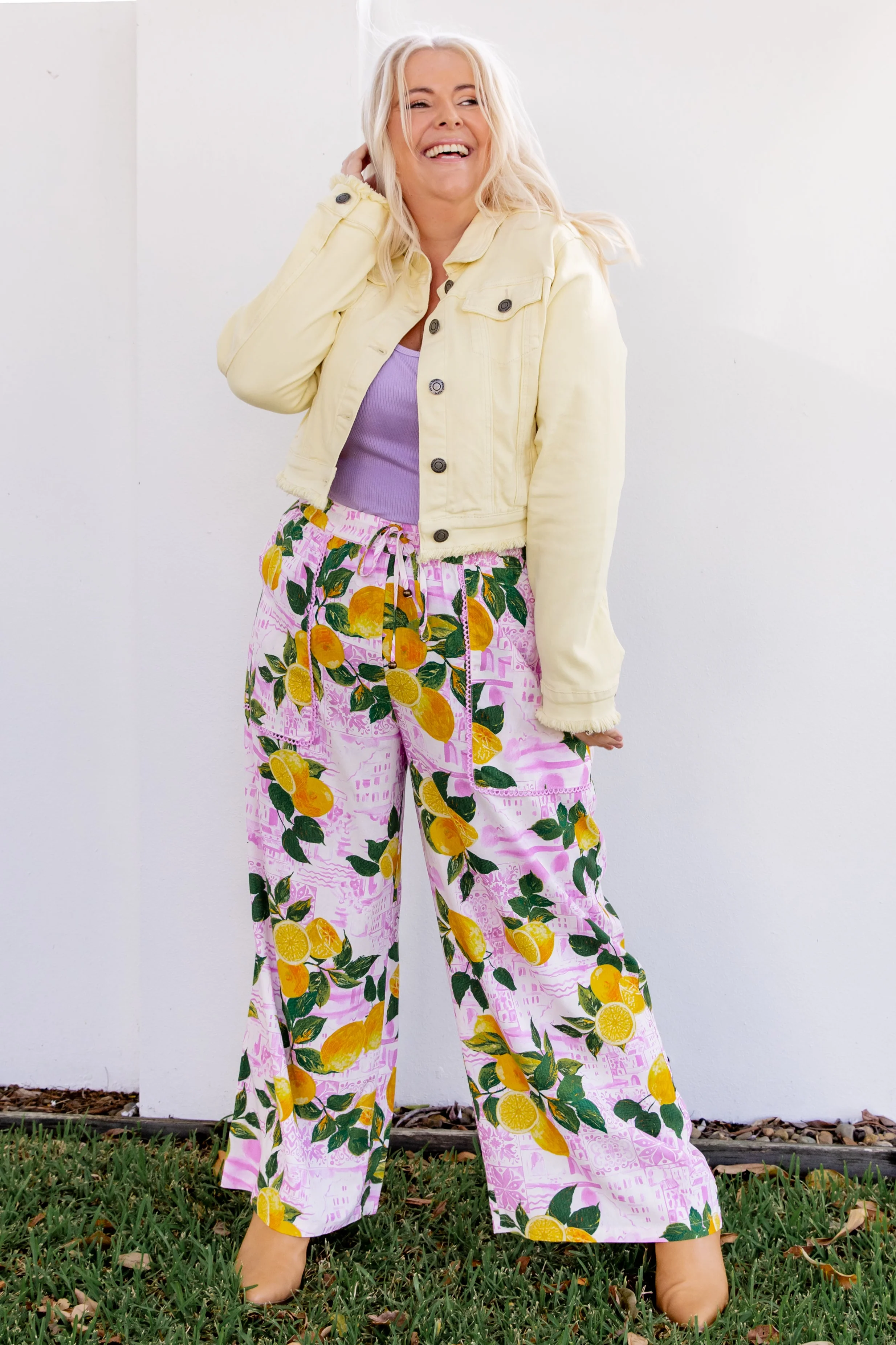 Kenzi Cropped Denim Jacket in Lemon Butter