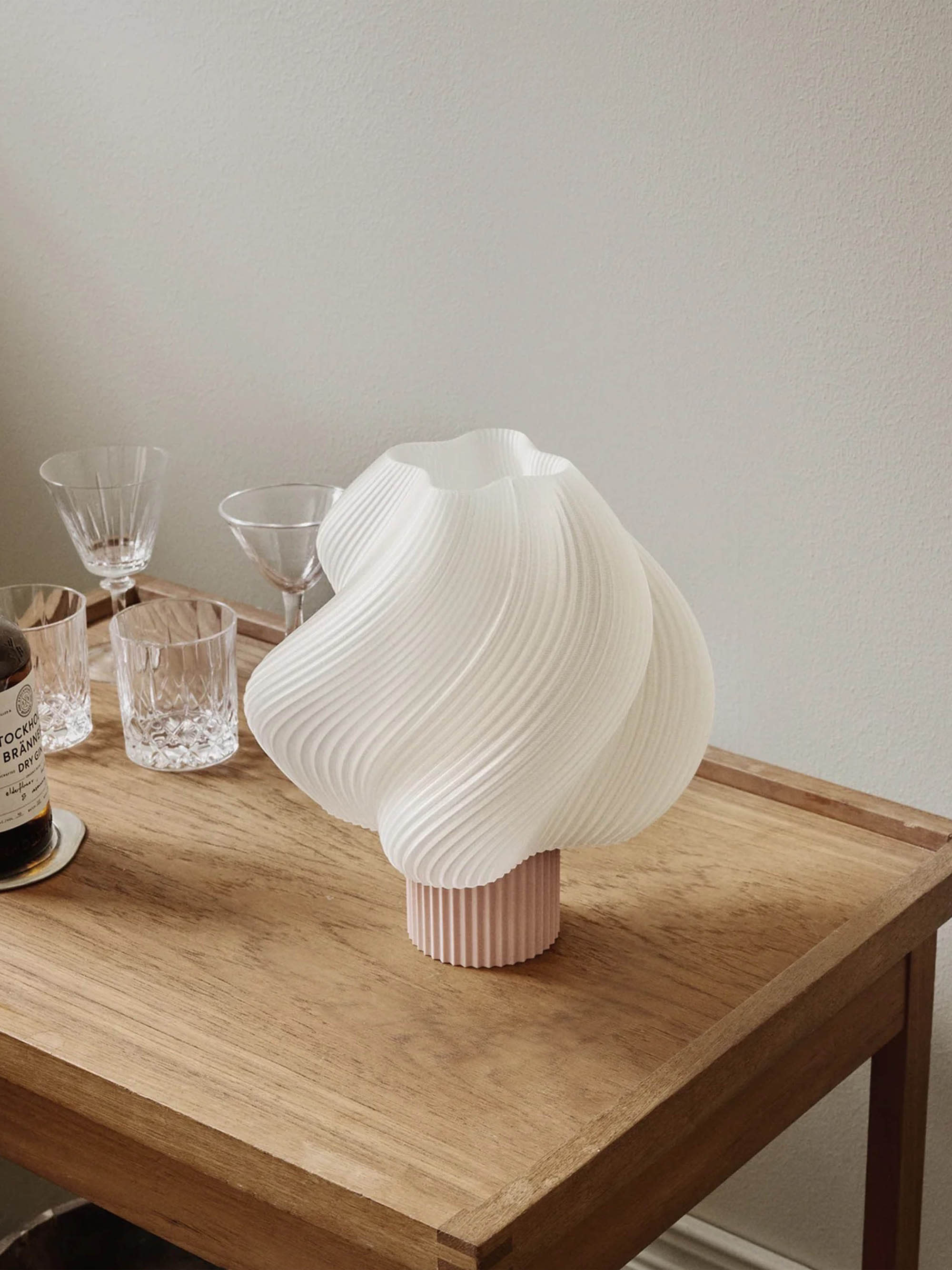 Dimmbare Tischlampe Soft Serve, in verschiedenen Größen
