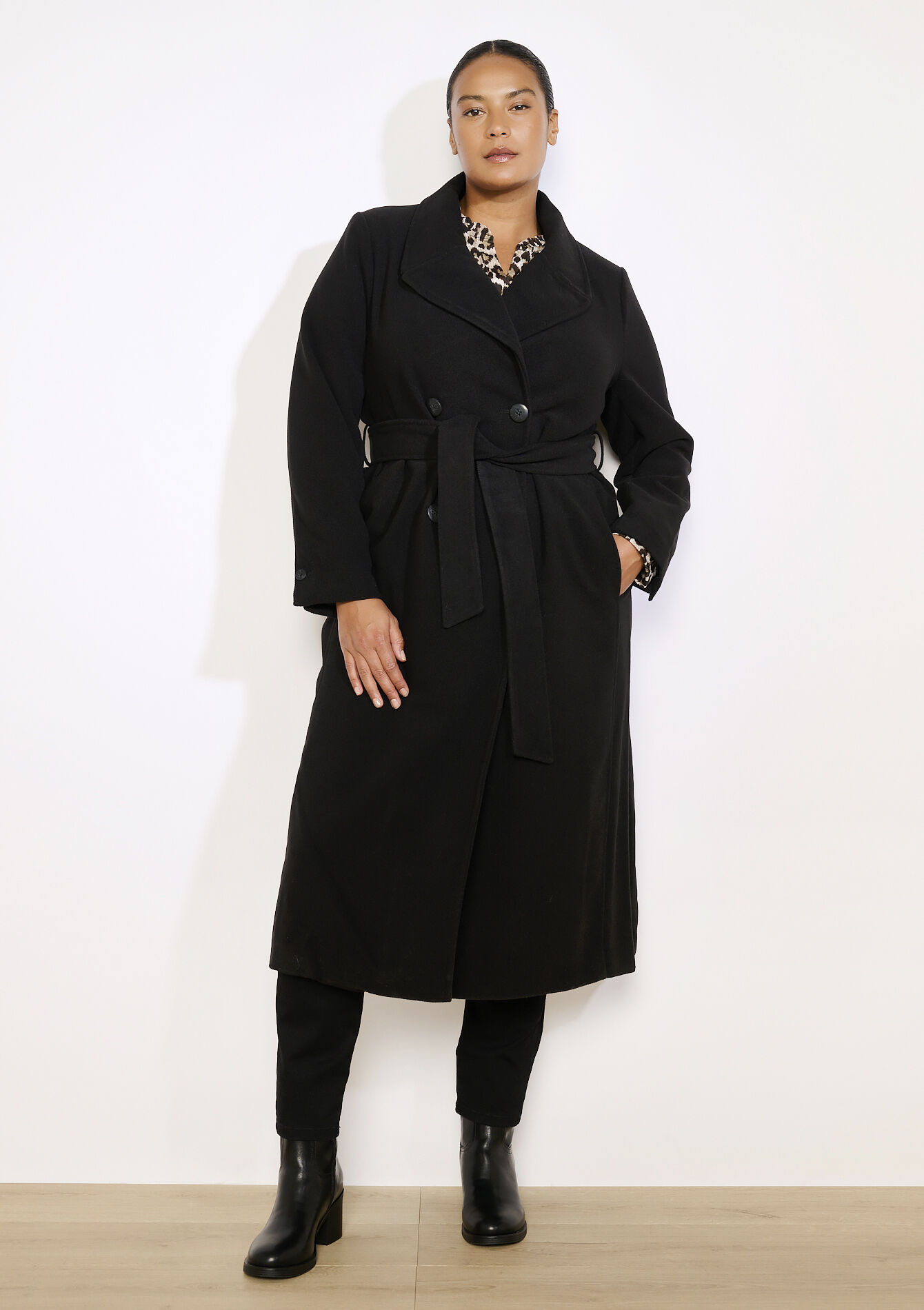 Lange mantel met ceintuur