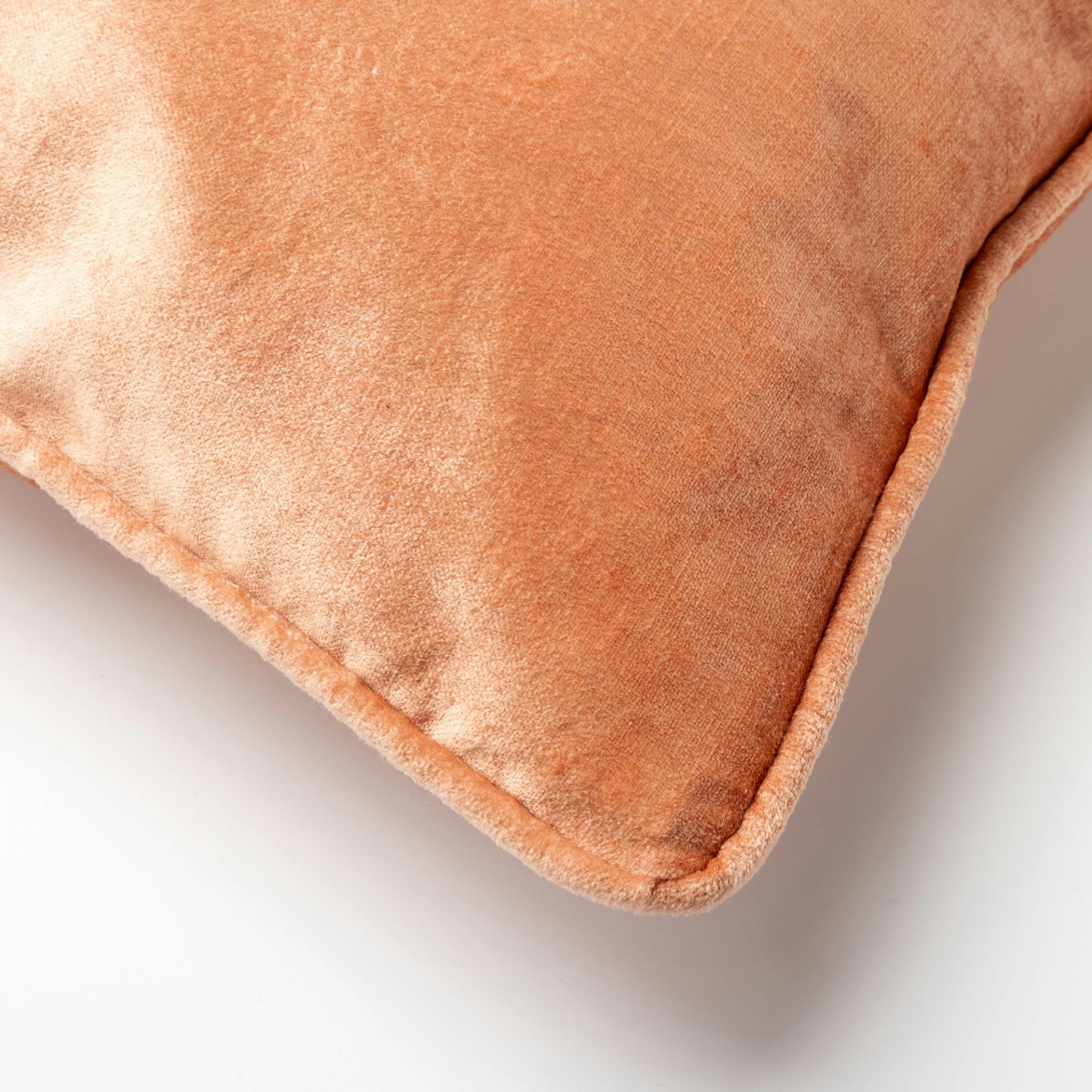 - Coussin rose en velours 50x50 cm uni