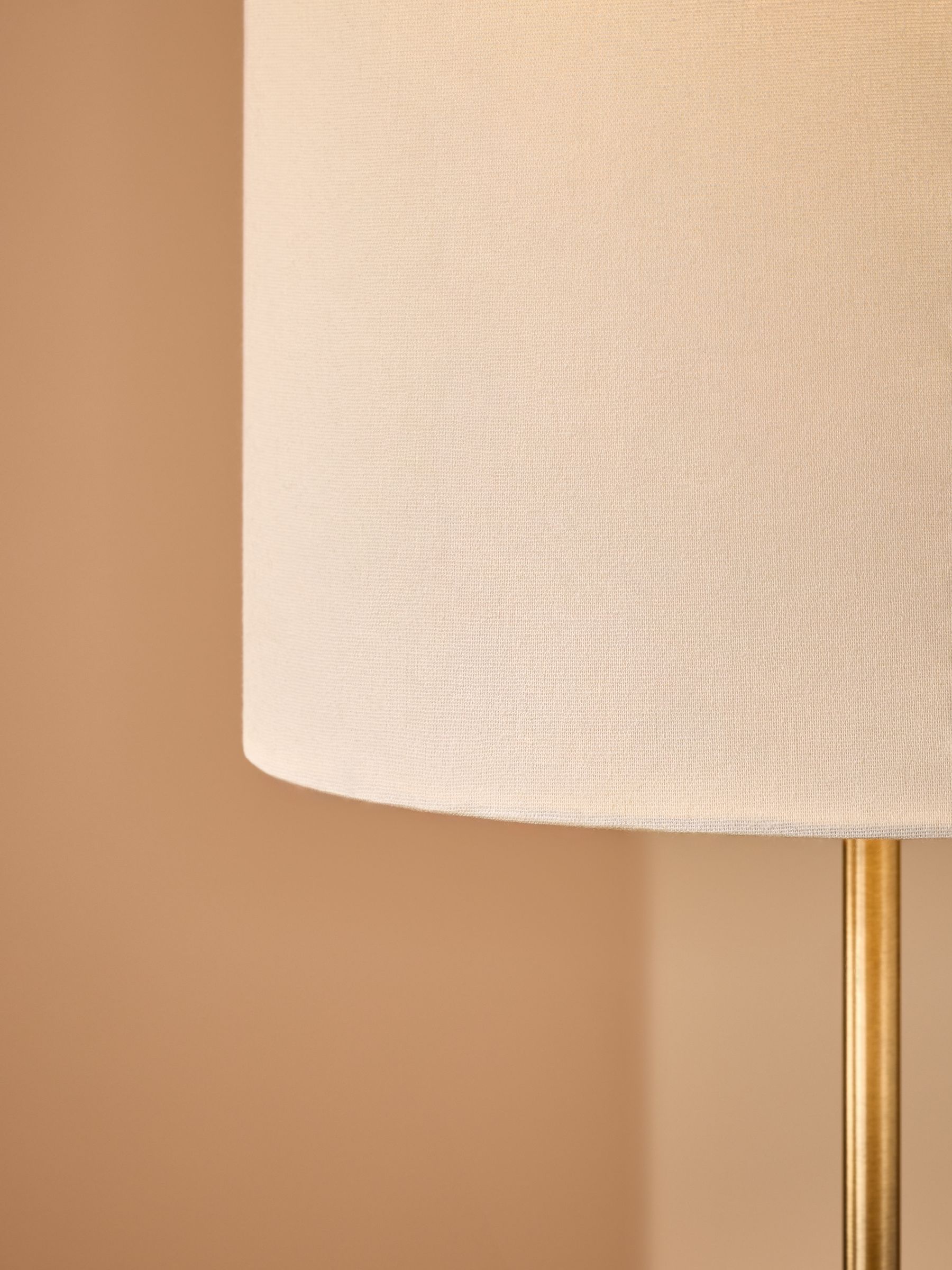 Freyja Floor Lamp in Black Ceramic
