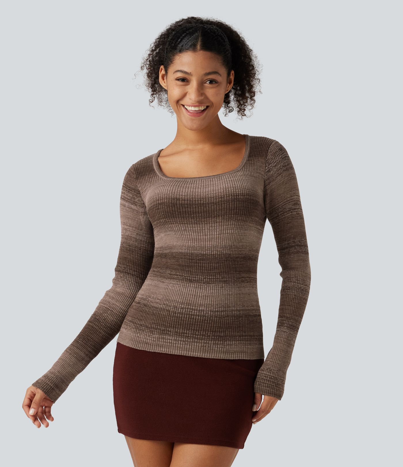 Pull rayé en dégradé à encolure carrée et manches longues