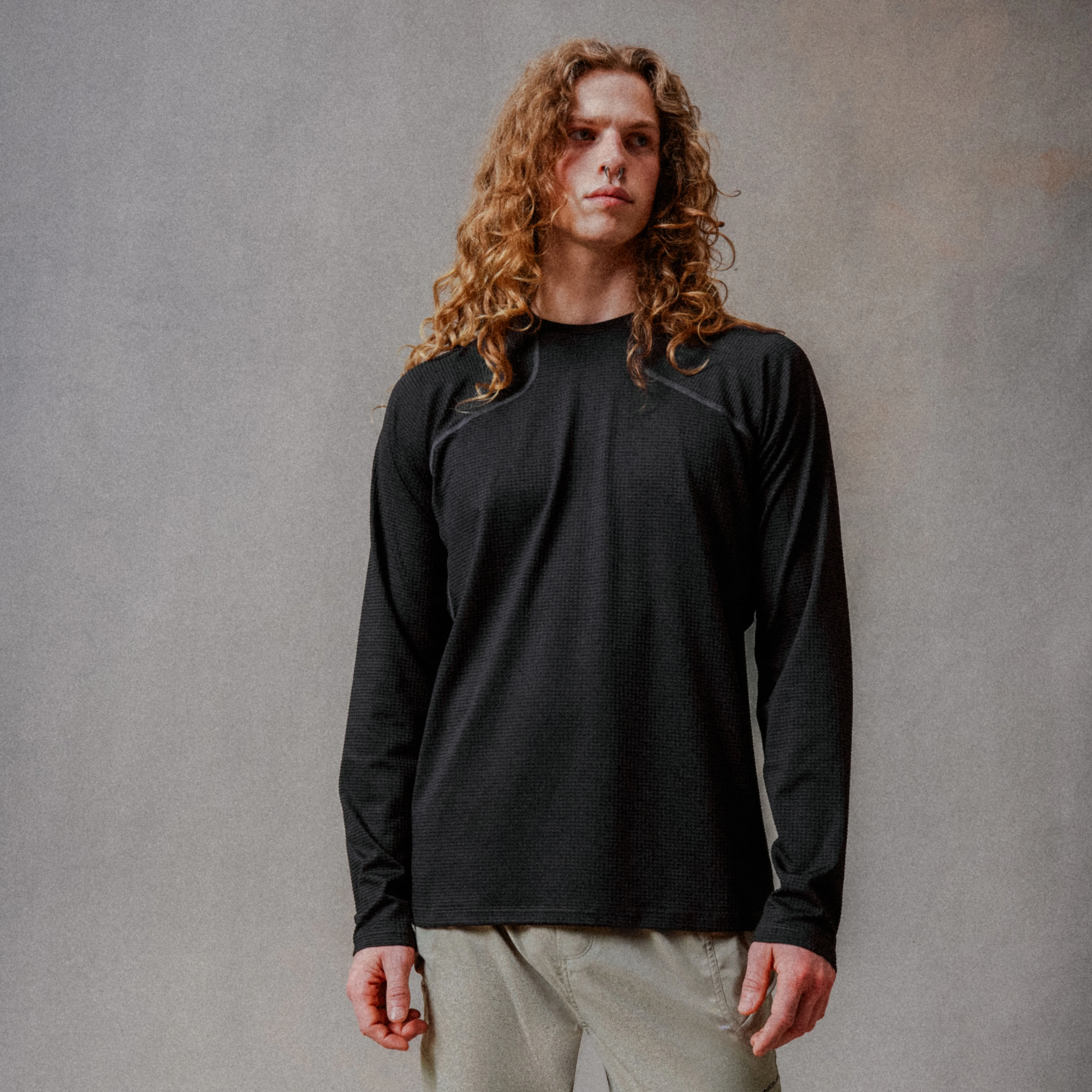 Unisex Corner L/S Tee - Black