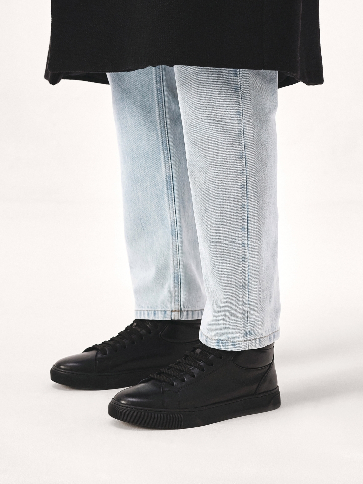 High-top sneakers made of natural leather in black color