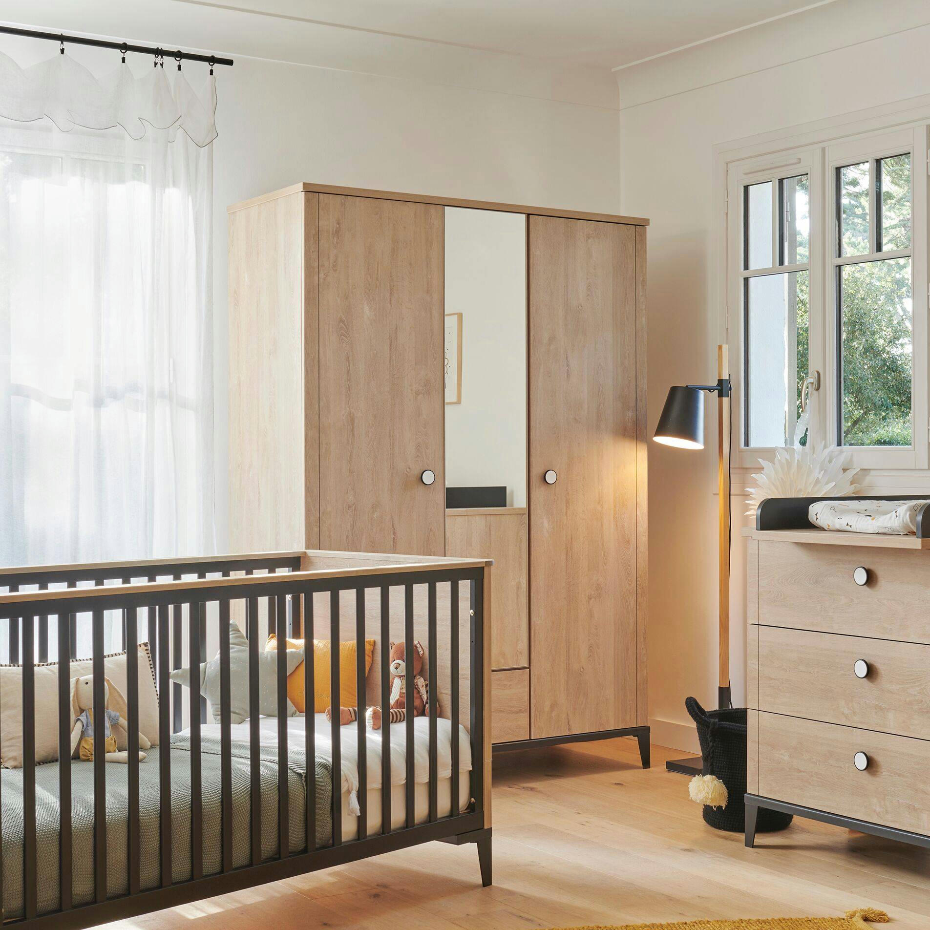 GAELLE - Lit bébé effet bois 70 x 140 cm