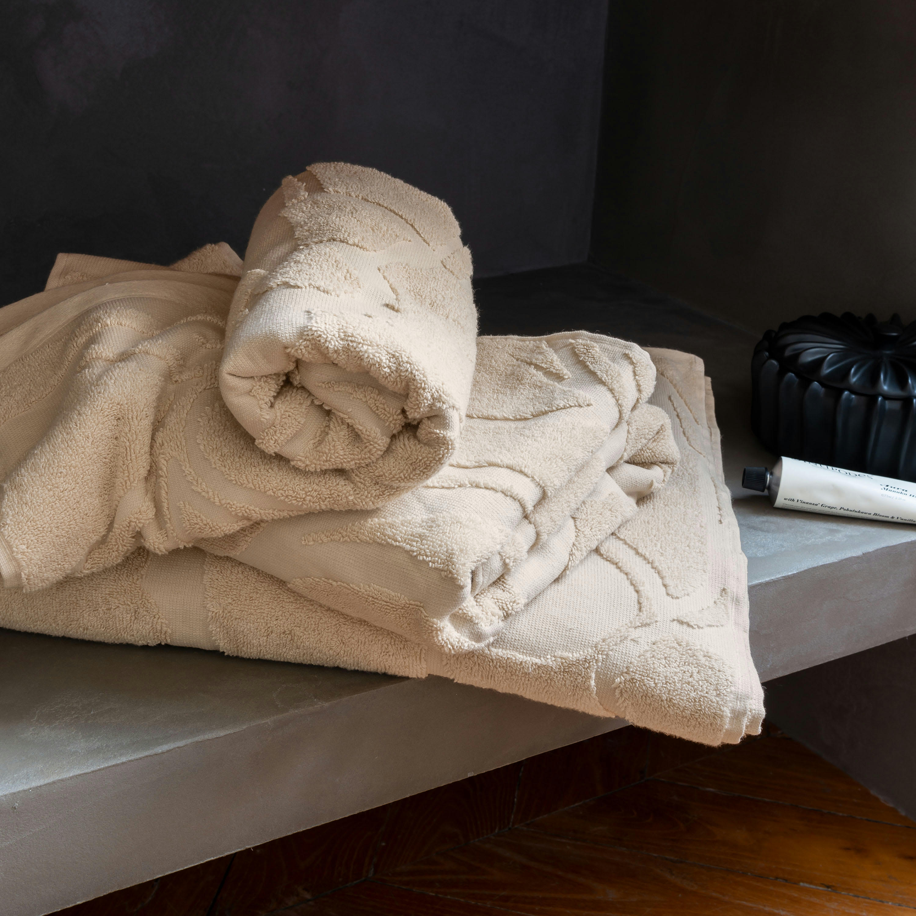 GISELE - Serviette de toilette bouclette ciselé uni beige 50 x 90 cm