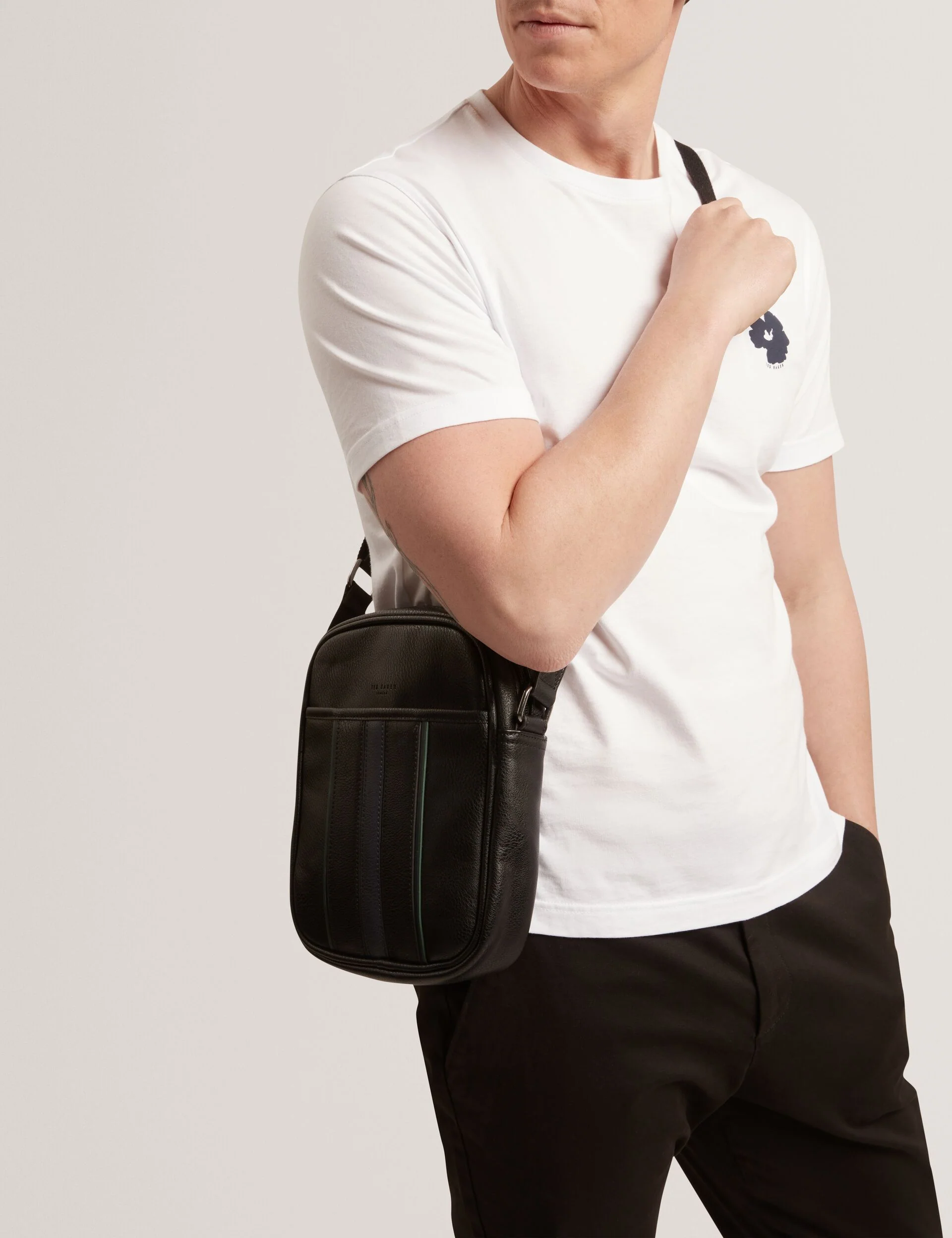 KEIIGAN | BLACK