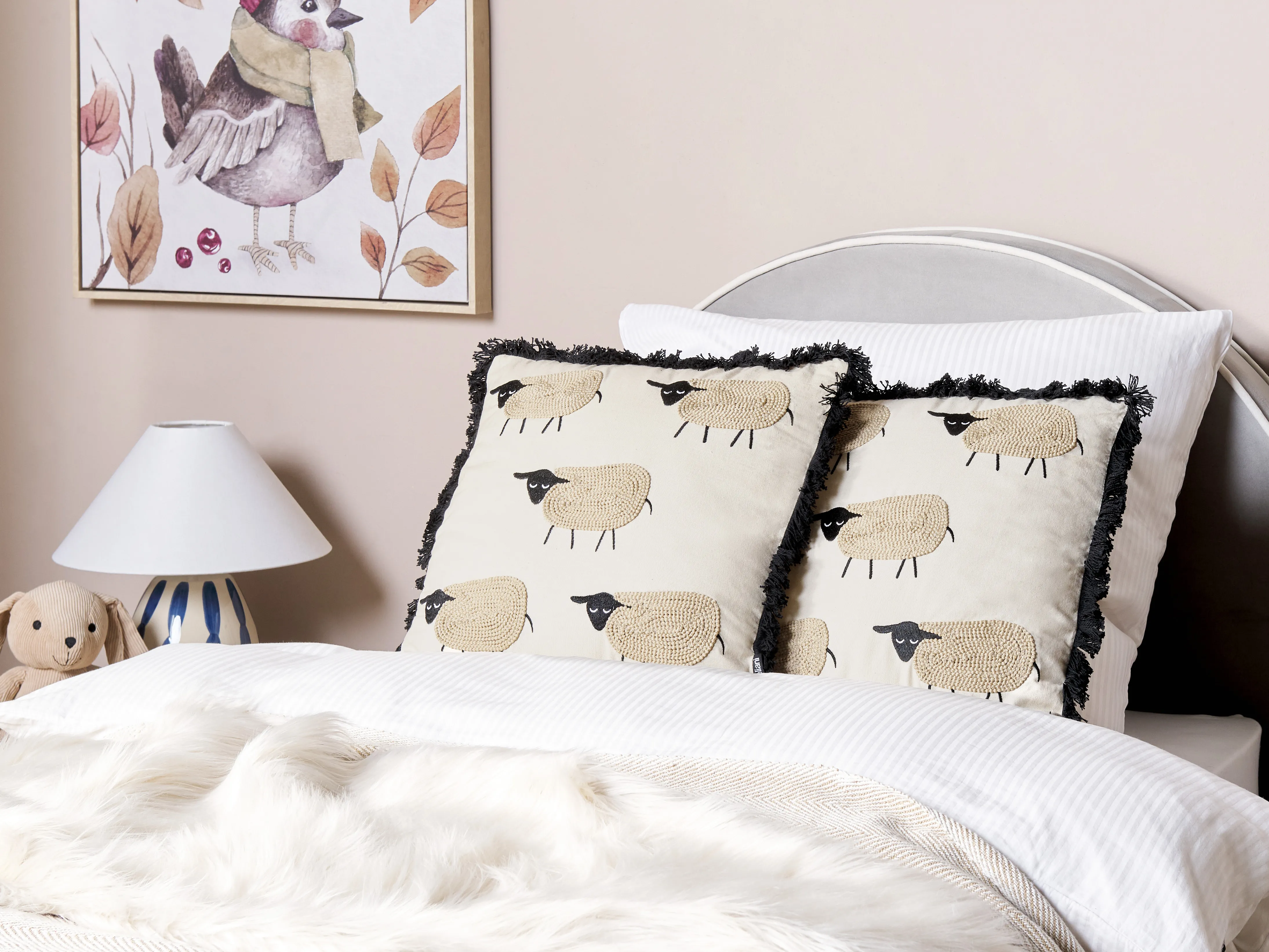Set of 2 Decorative Cushions BANNU Boucle 45 x 45 cm Beige