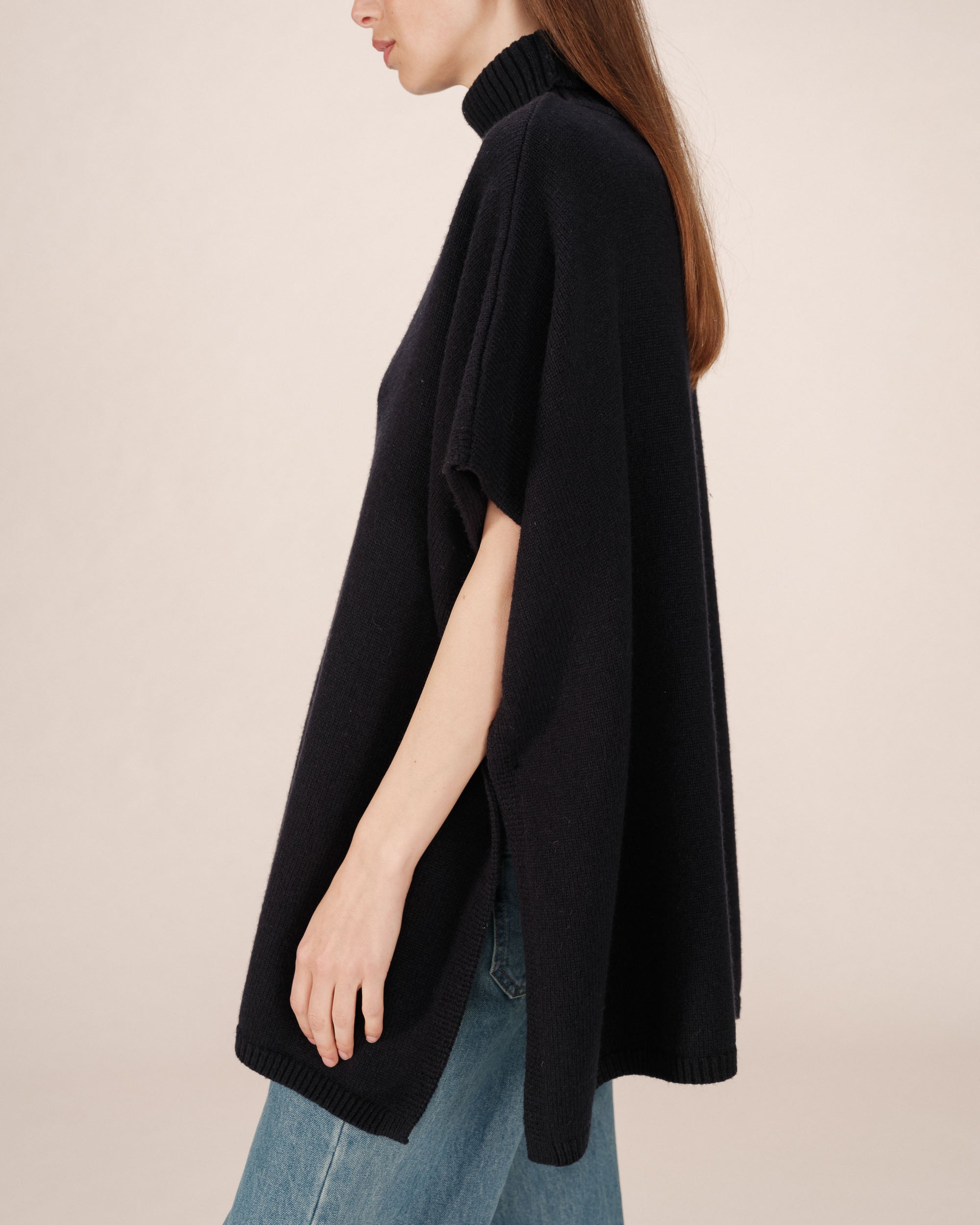 Pull poncho en maille marine Saison