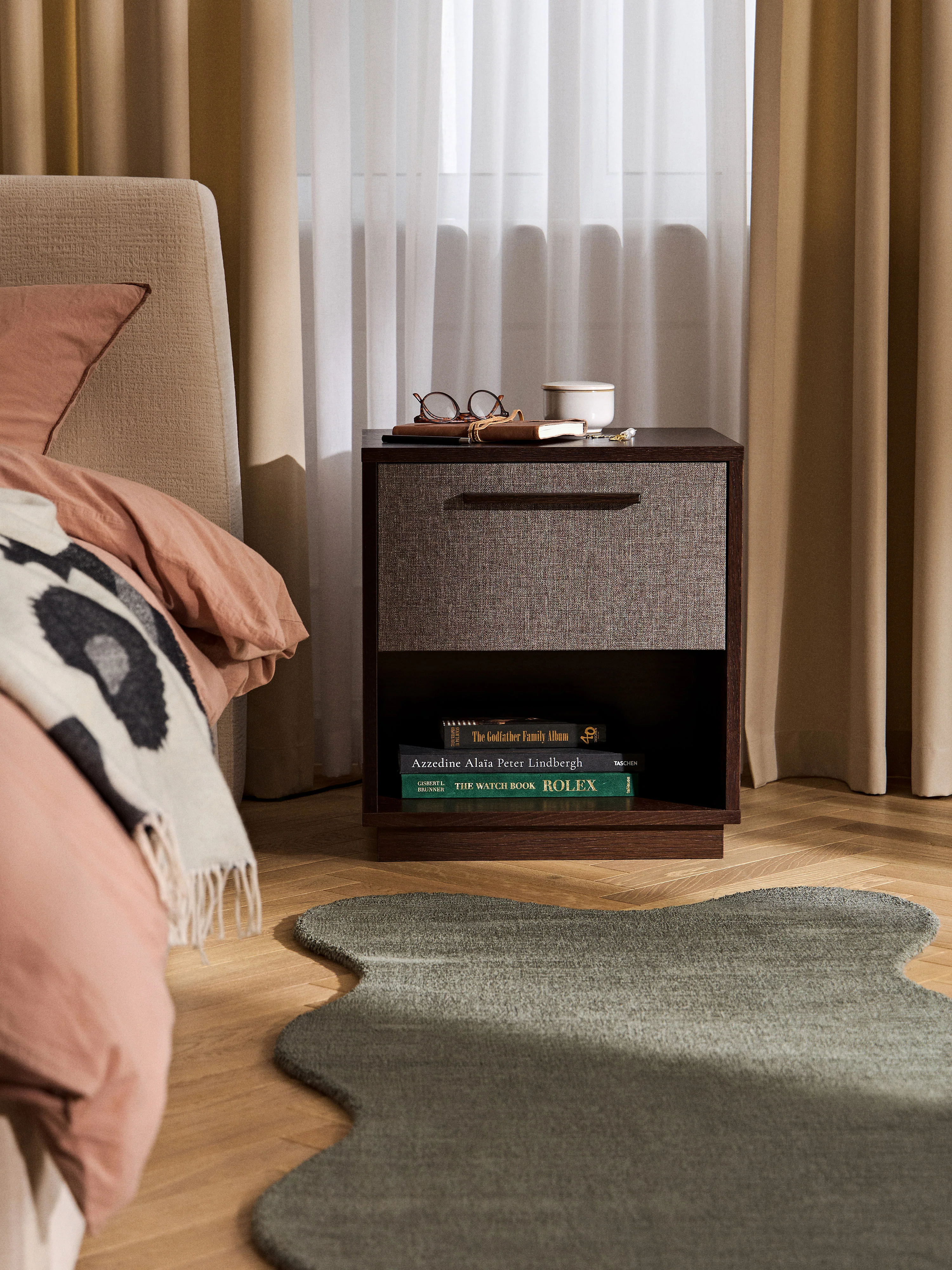 Holz-Nachttisch Wisp mit gepolsterter Front
