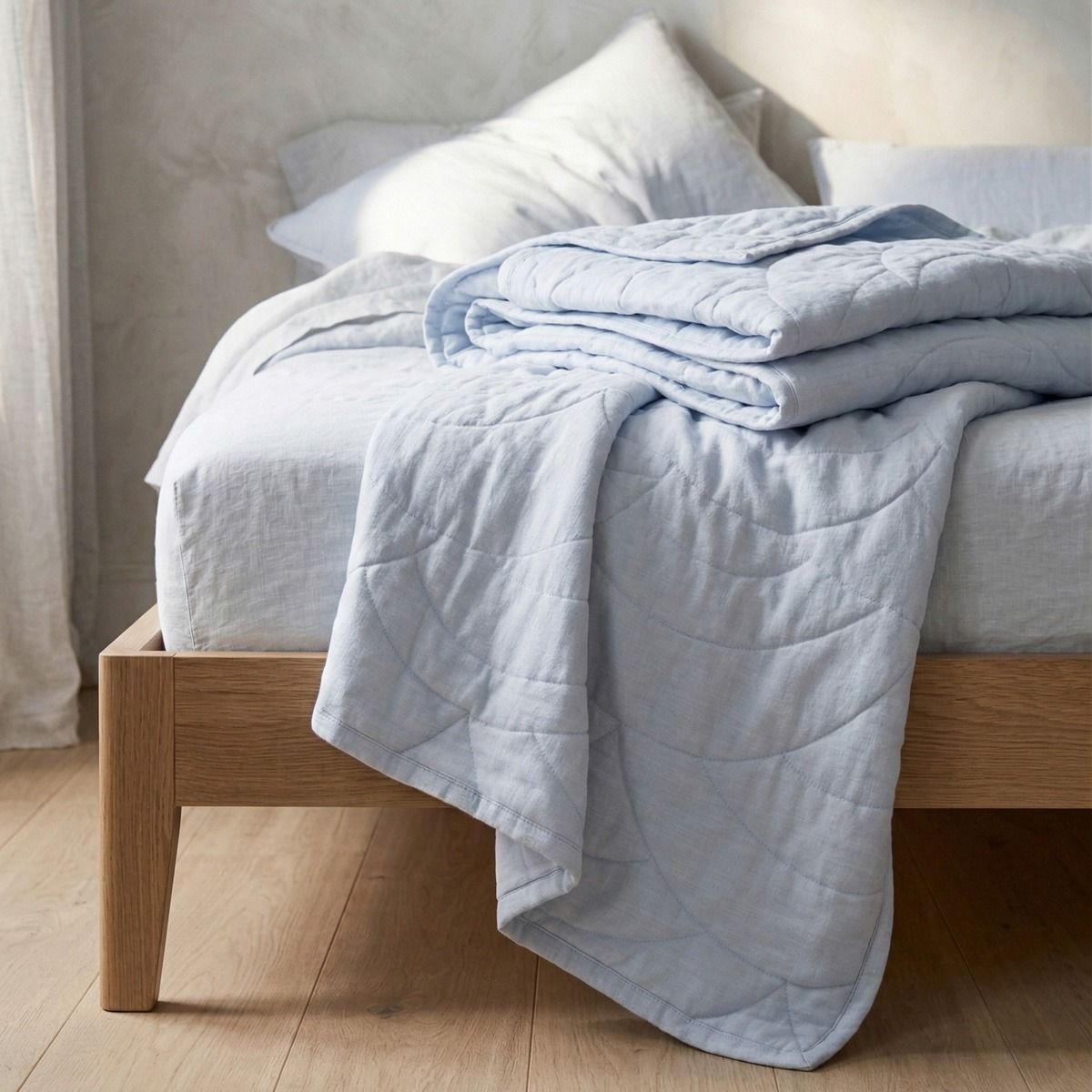 Narzuta MAREY błękitna z pikowaniem fala 200x220 cm