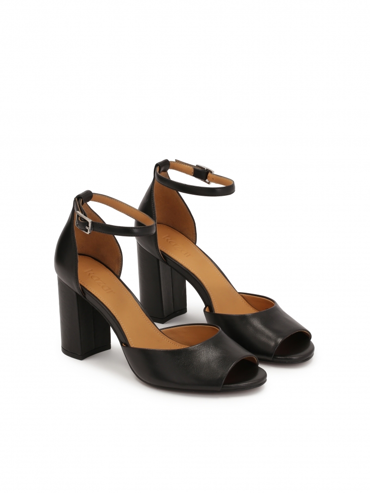 Classic black sandals with wide strap