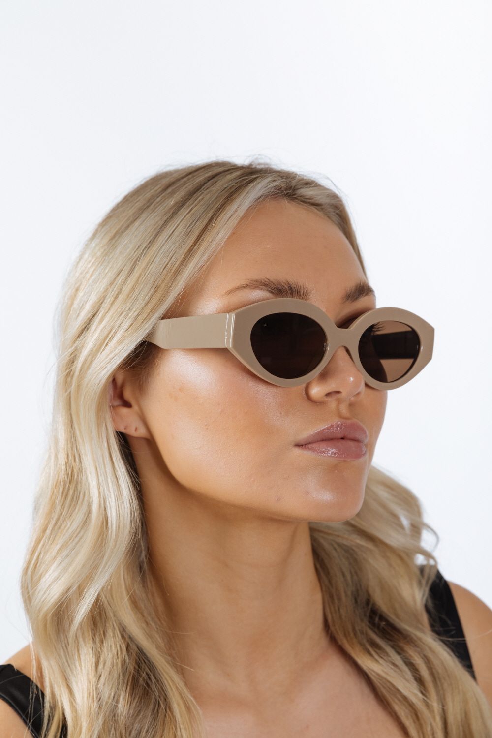 SVNX Retro Small Oval Sunglasses Beige