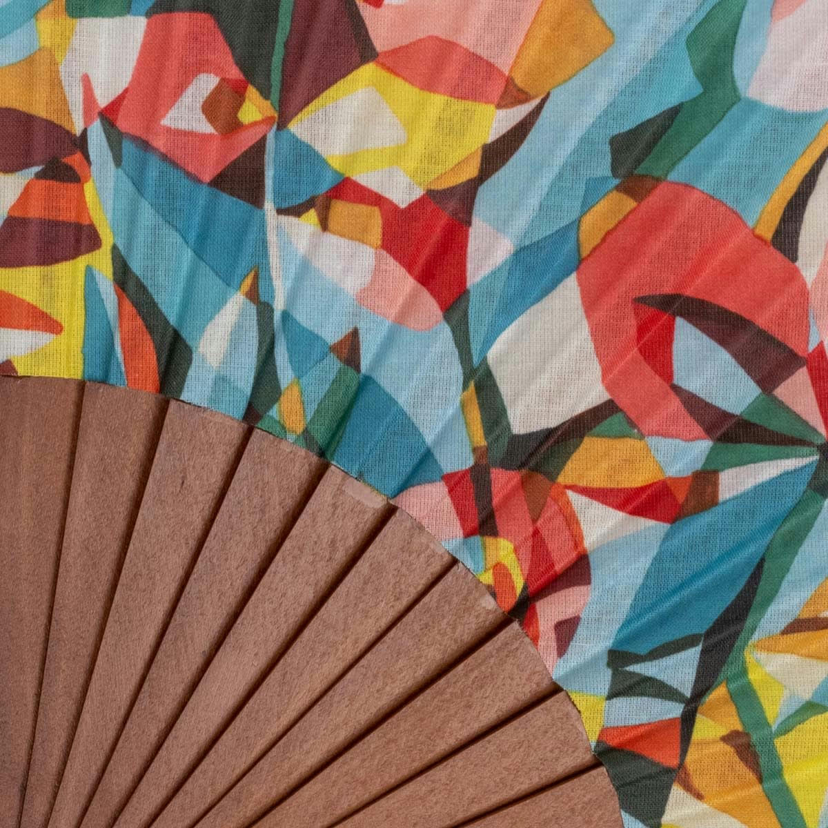 - Éventail en bois de merisier et coton imprimé fleuri