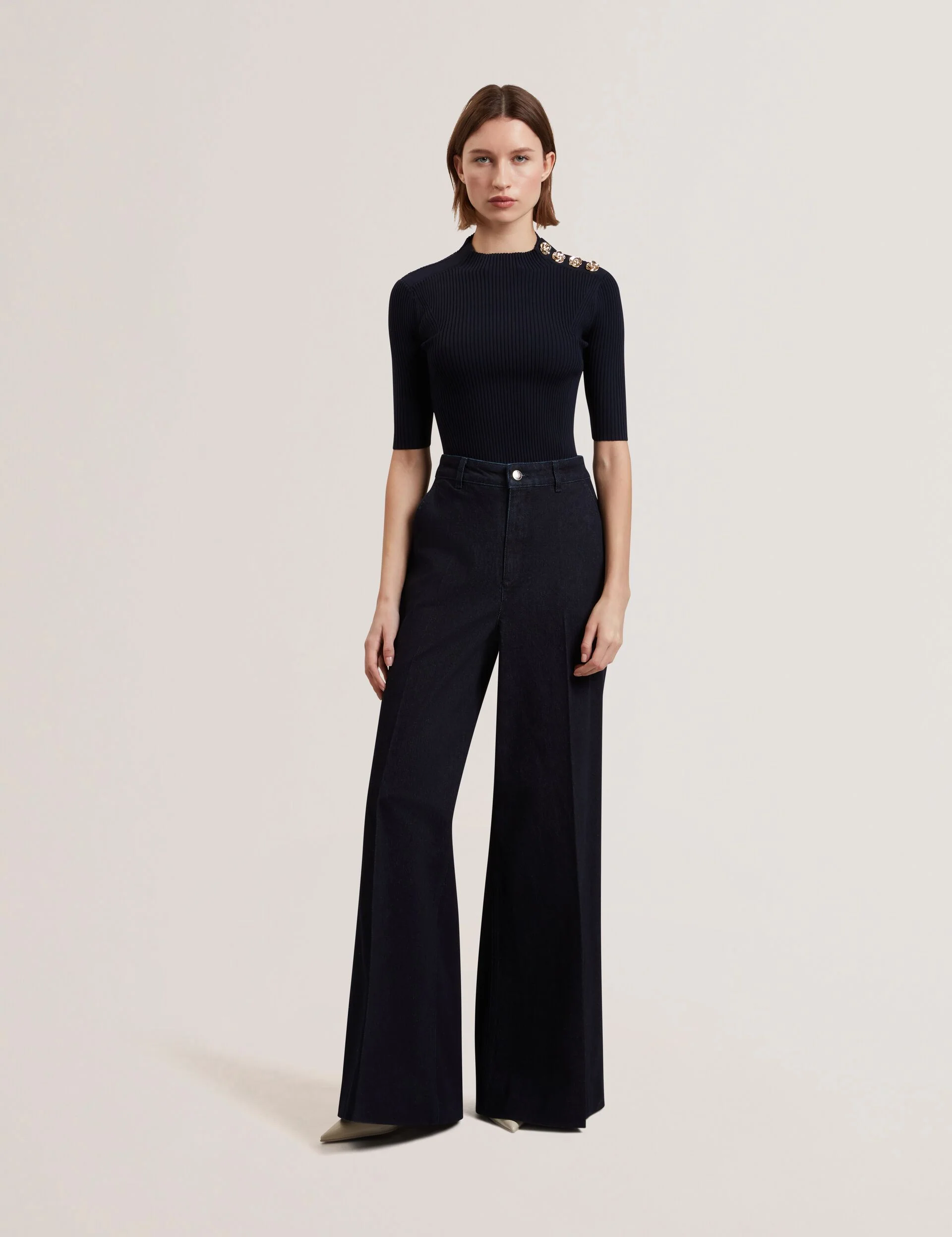 EELIIA | NAVY