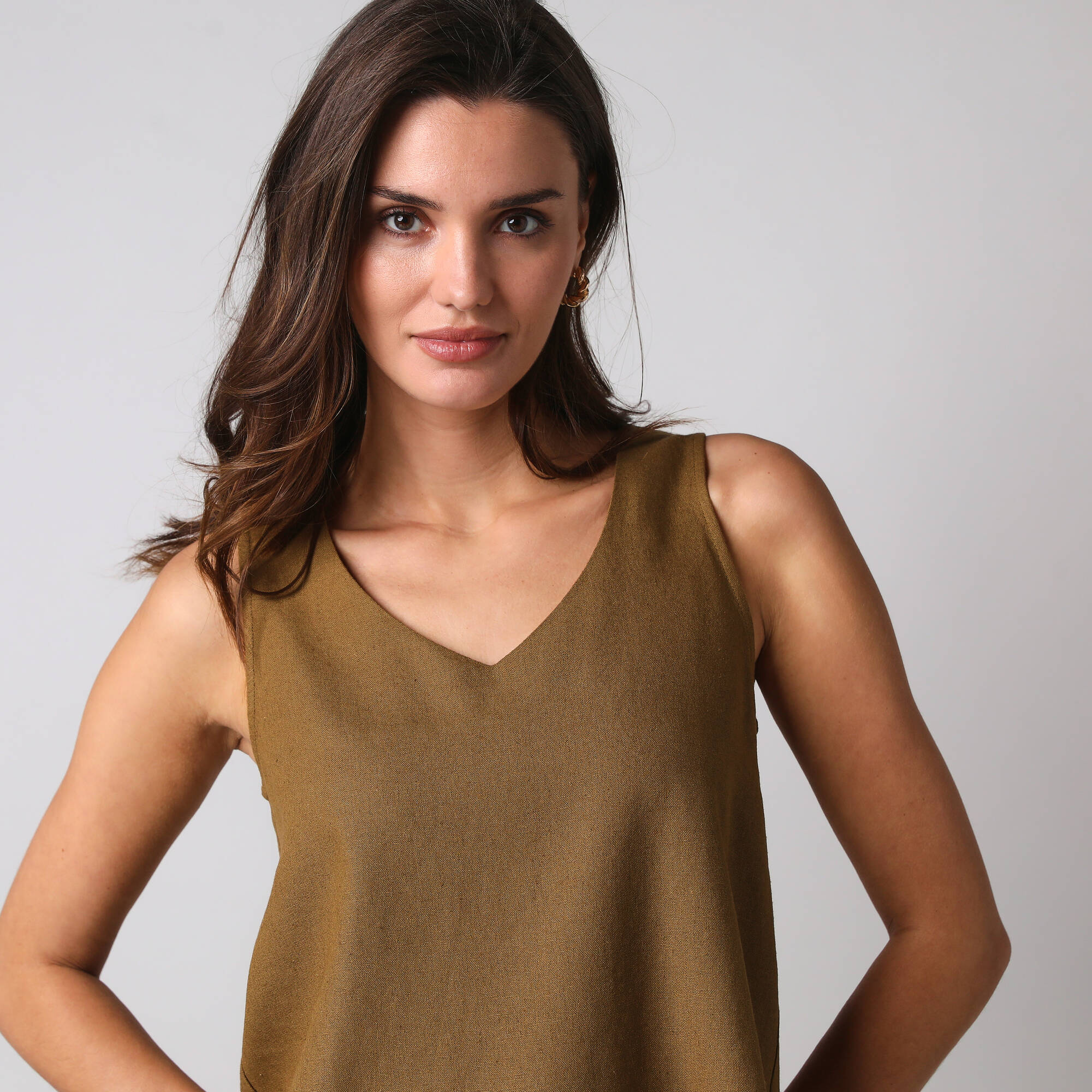Débardeur larges bretelles col V, viscose et lin