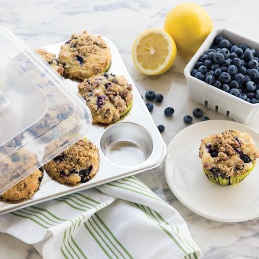 Nordic Ware Naturals 12 Cup Muffin Pan With High Domed Lid - 34 x 25 x 8cm