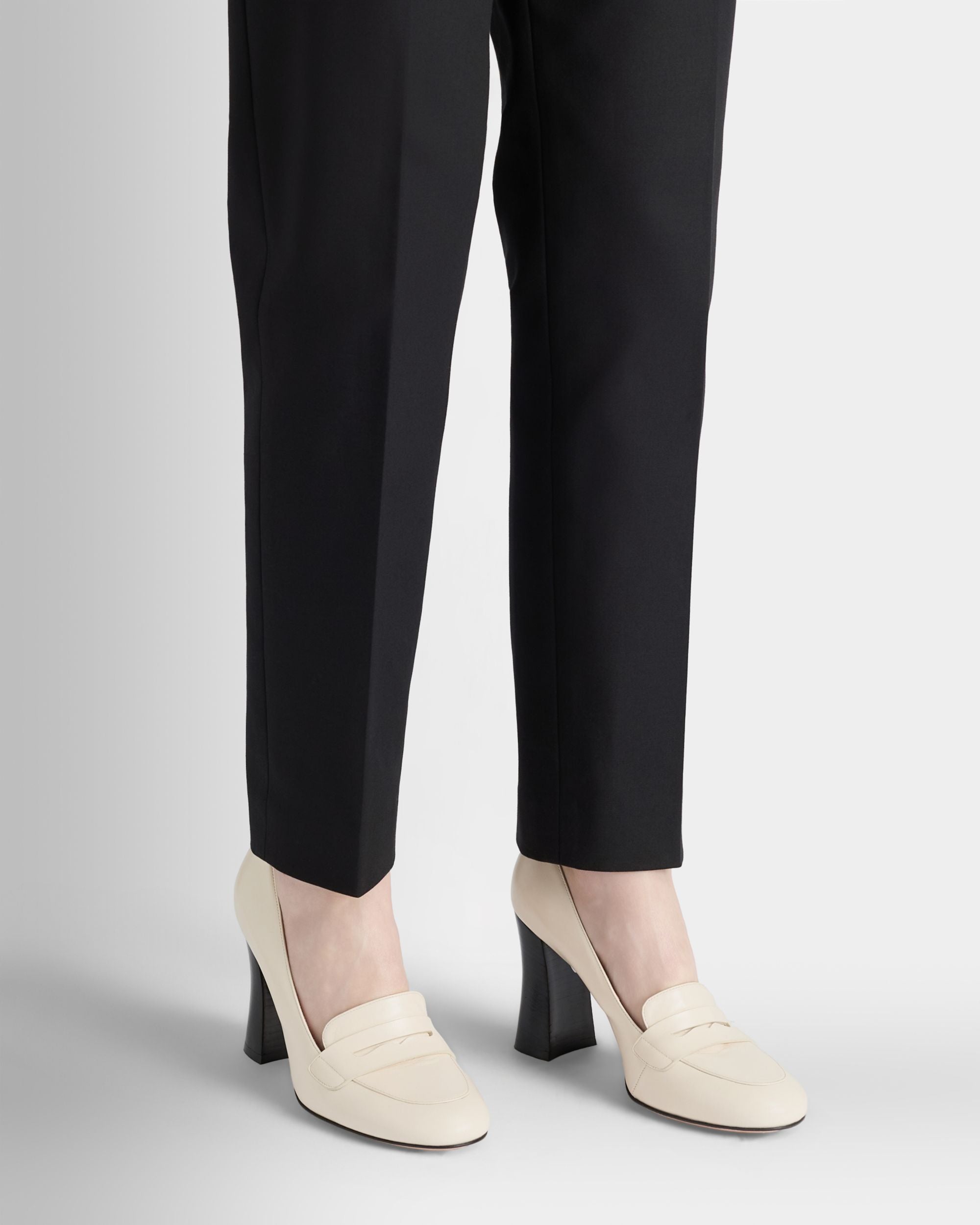 Saule Loafer-Pumps aus Leder in Elfenbein