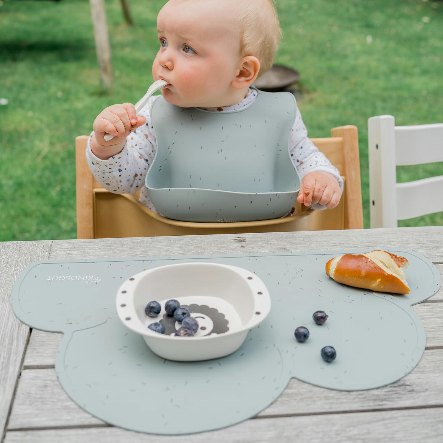 - Set de table en forme de nuage en silicone