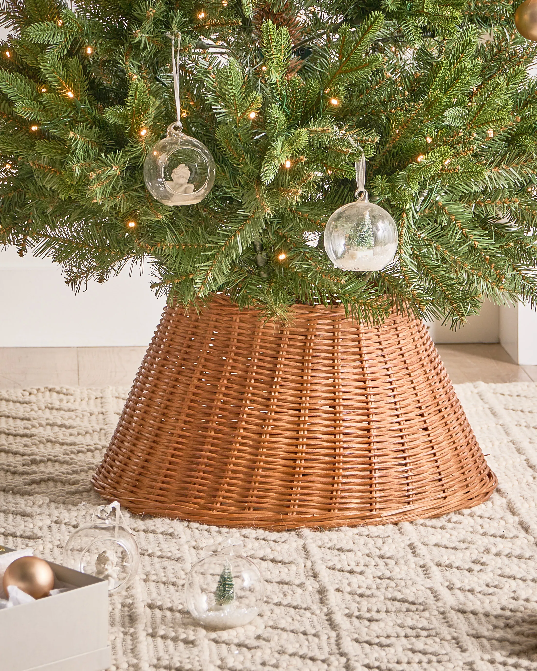 Christmas Tree Collar FLOCON Rattan Natural 47 cm