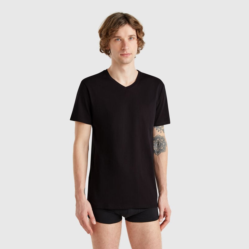 V-neck t-shirt in long fiber cotton