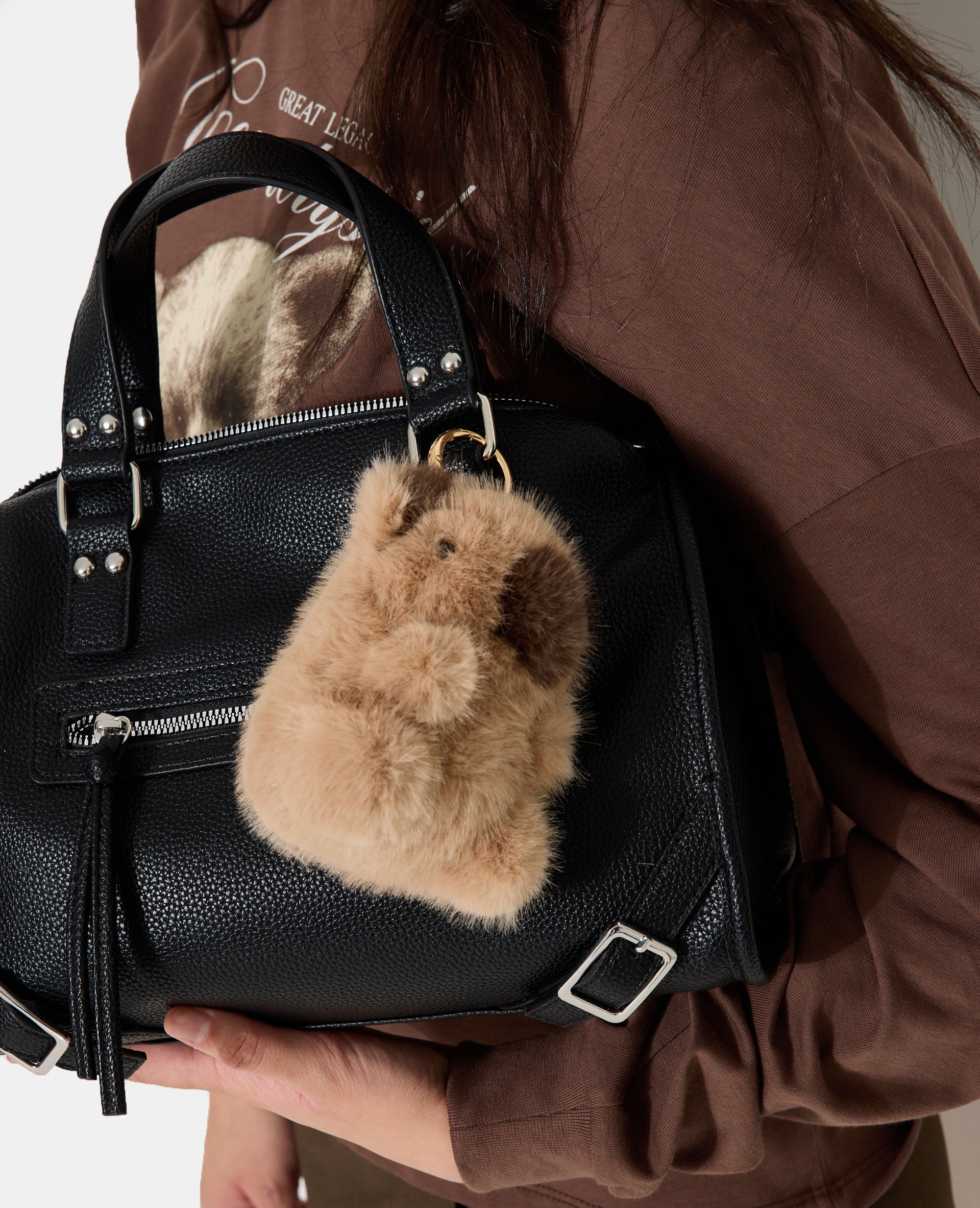 Déco de sac capybara en peluche