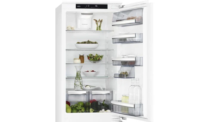 AEG built in fridge Net capacity freezing compartment,61 LTR, Net capacity