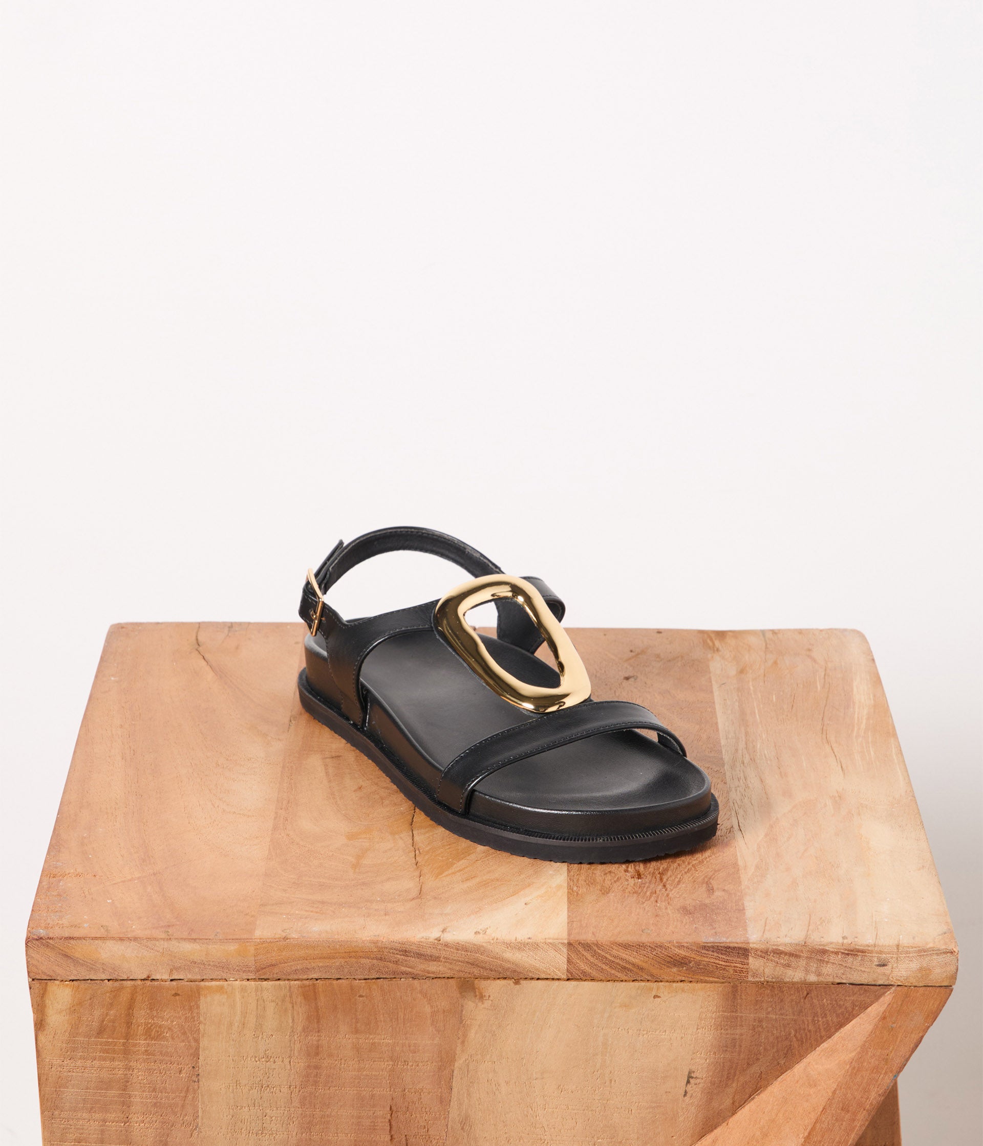 Sandales en cuir noir Shiny