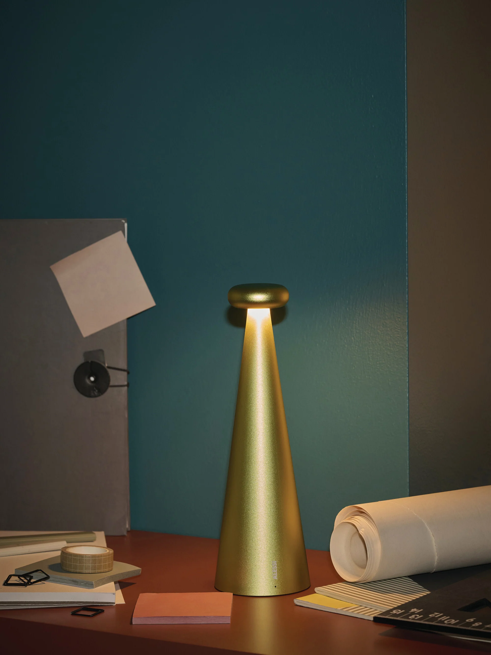 Mobile LED-Tischlampe Bedin, dimmbar