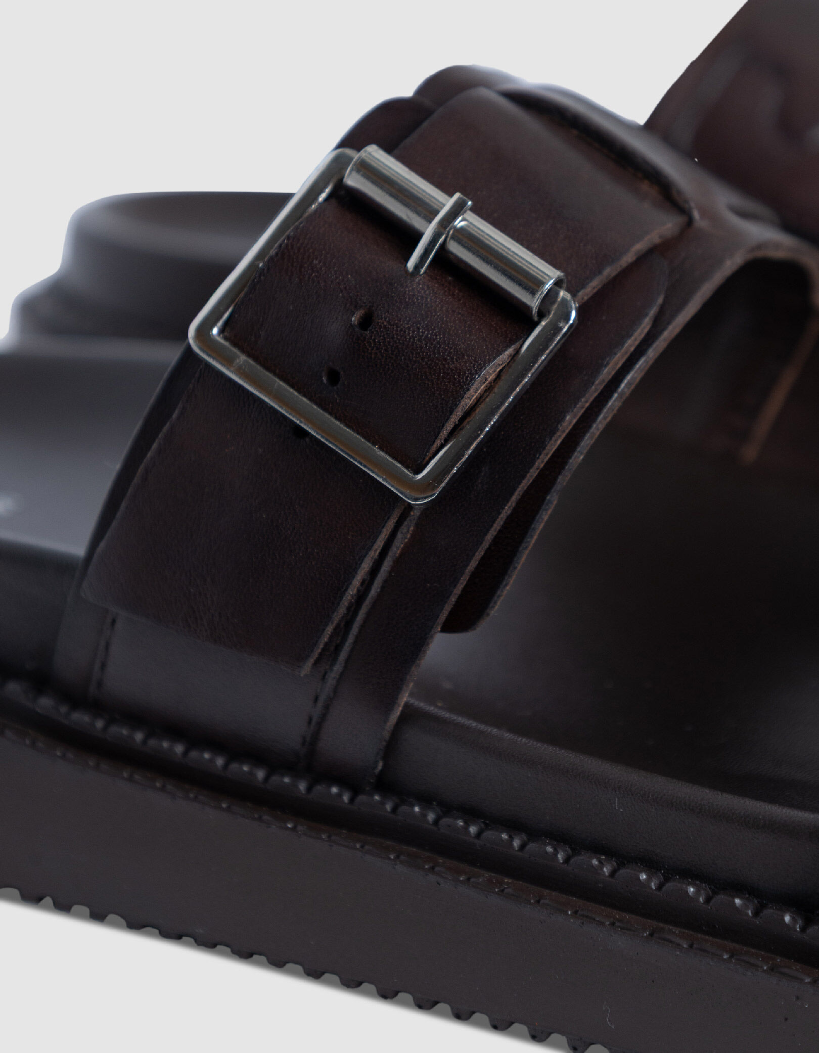 Mules cuir brun double bride Homme