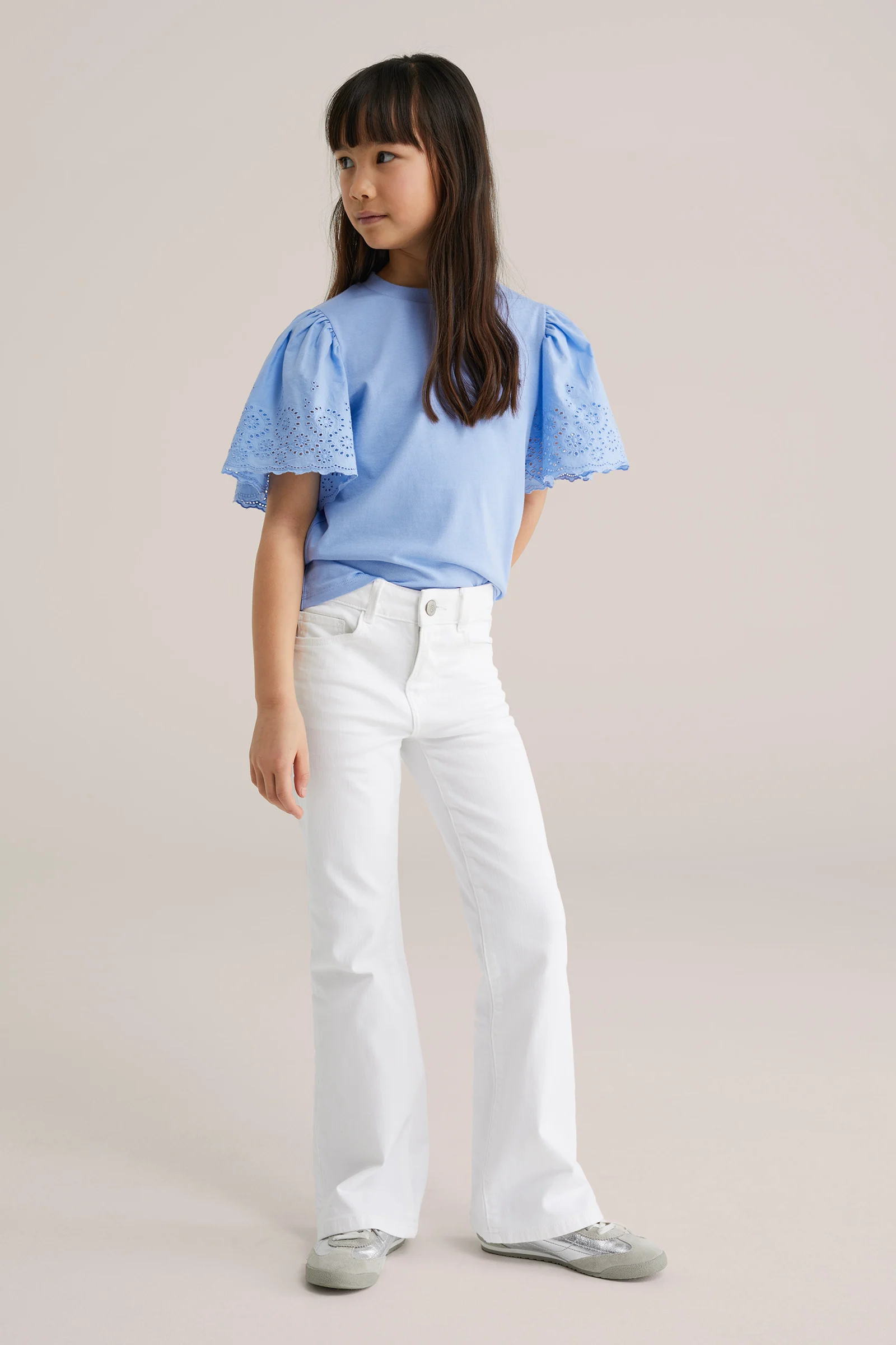 Meisjes T-shirt met broderie anglaise mouwen