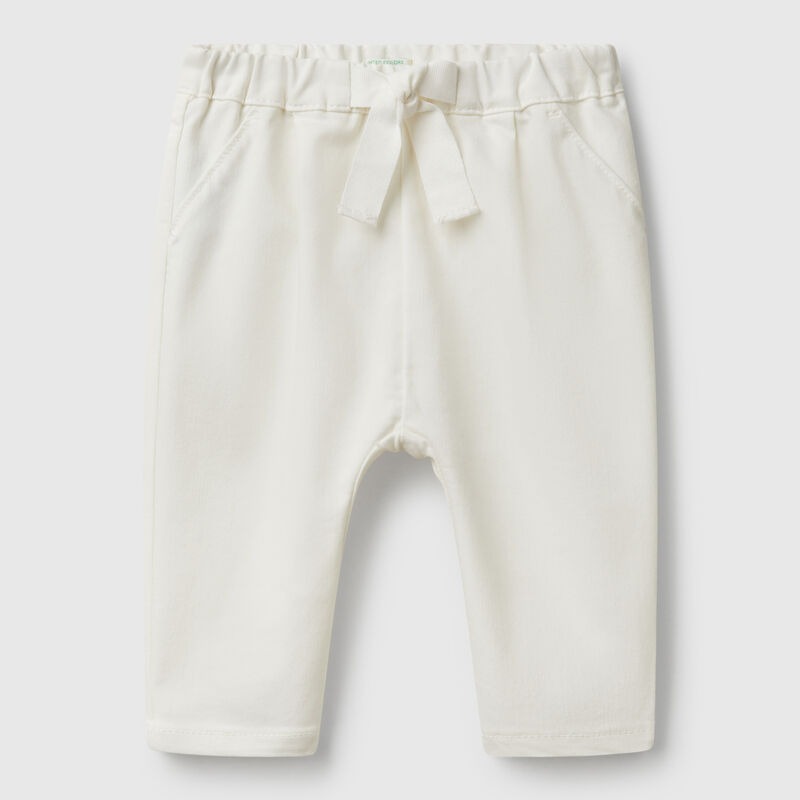 Stretch trousers with drawstring