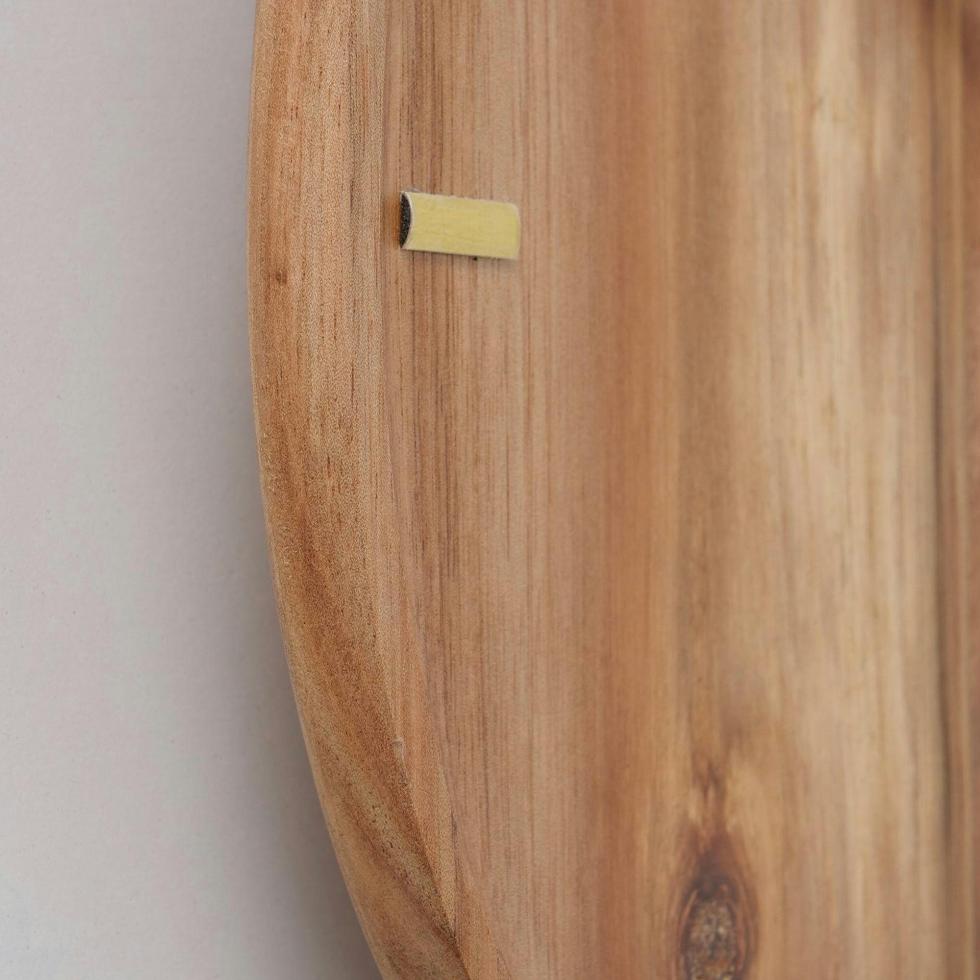 - Horloge murale en acacia et métal doré 30x35x4cm