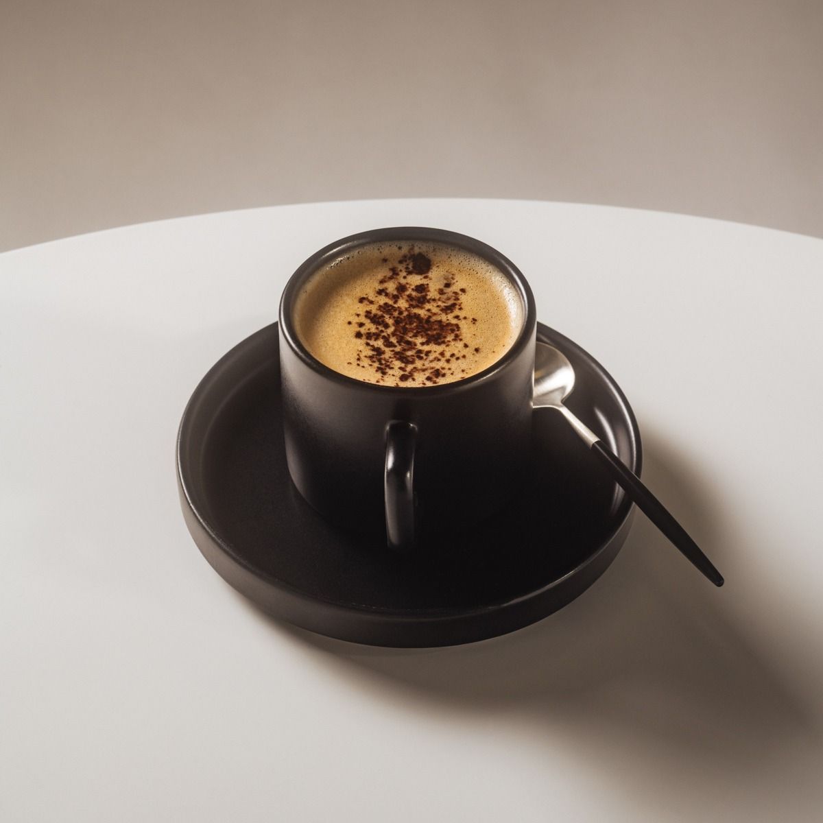 Filiżanka ze spodkiem FAMELIO czarna 0,2 l