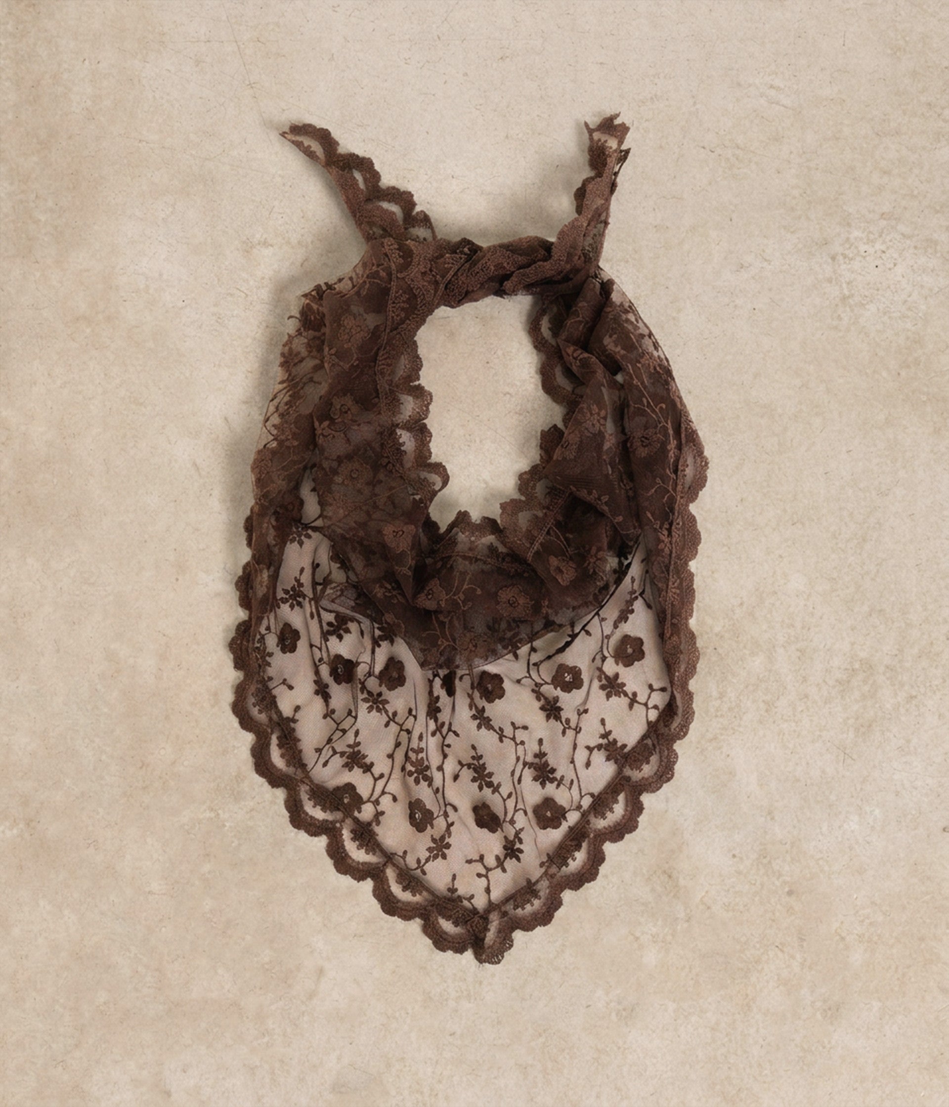 Foulard dentelle chocolat Féerique