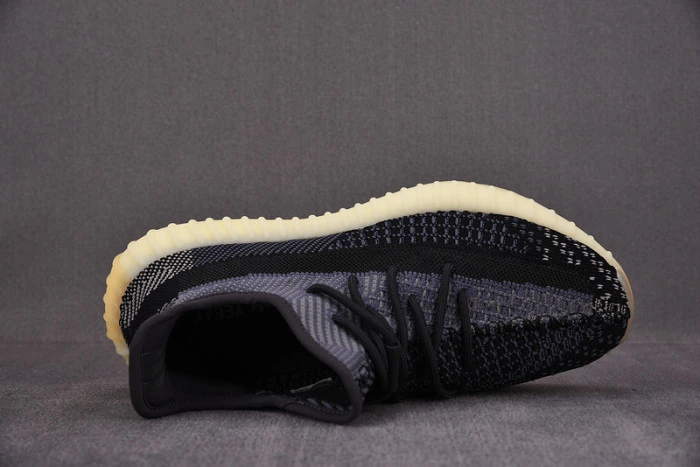 Yeezys Boost 350 V2 Carbon FZ5000
