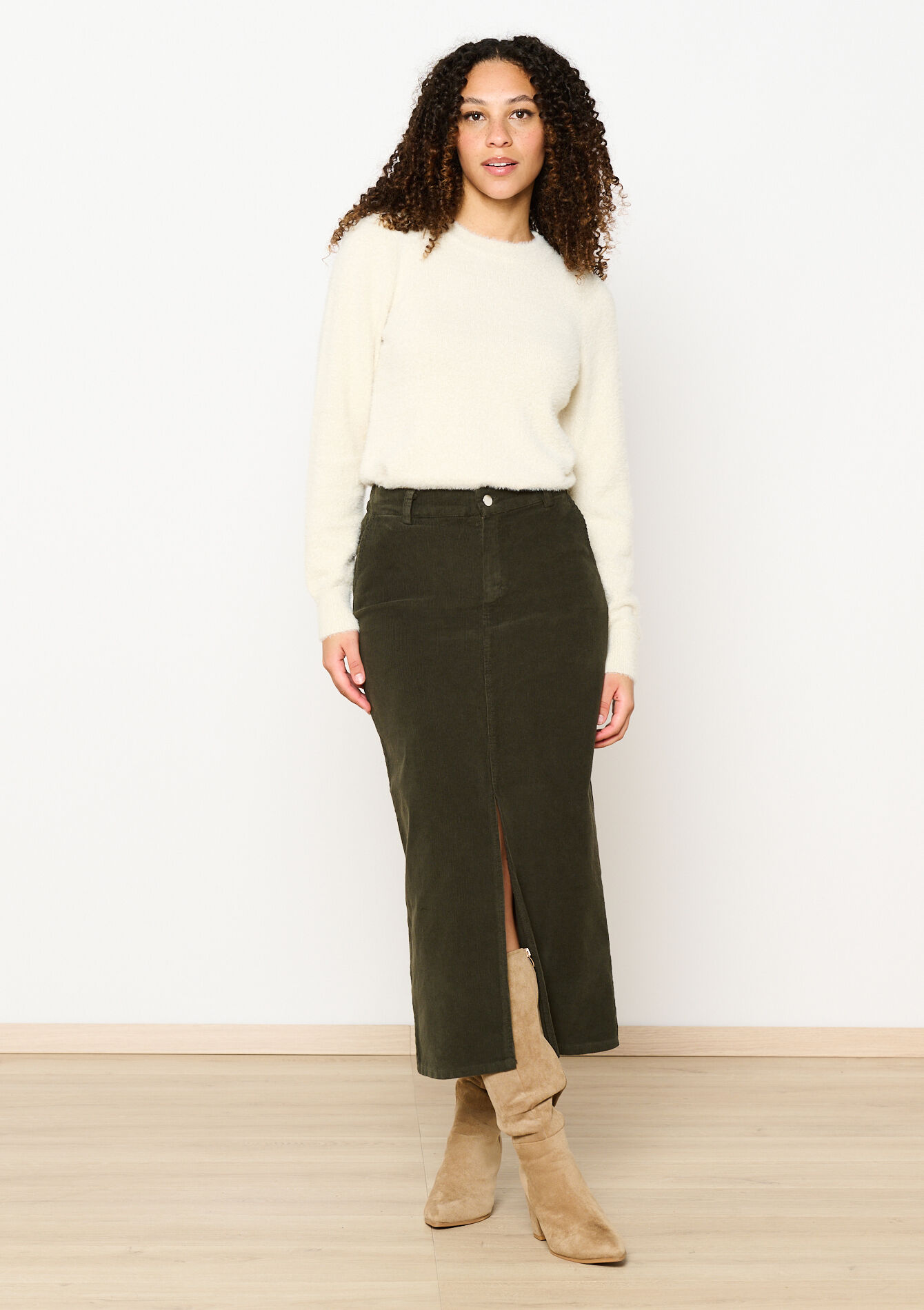 Maxirok in ribfluweel