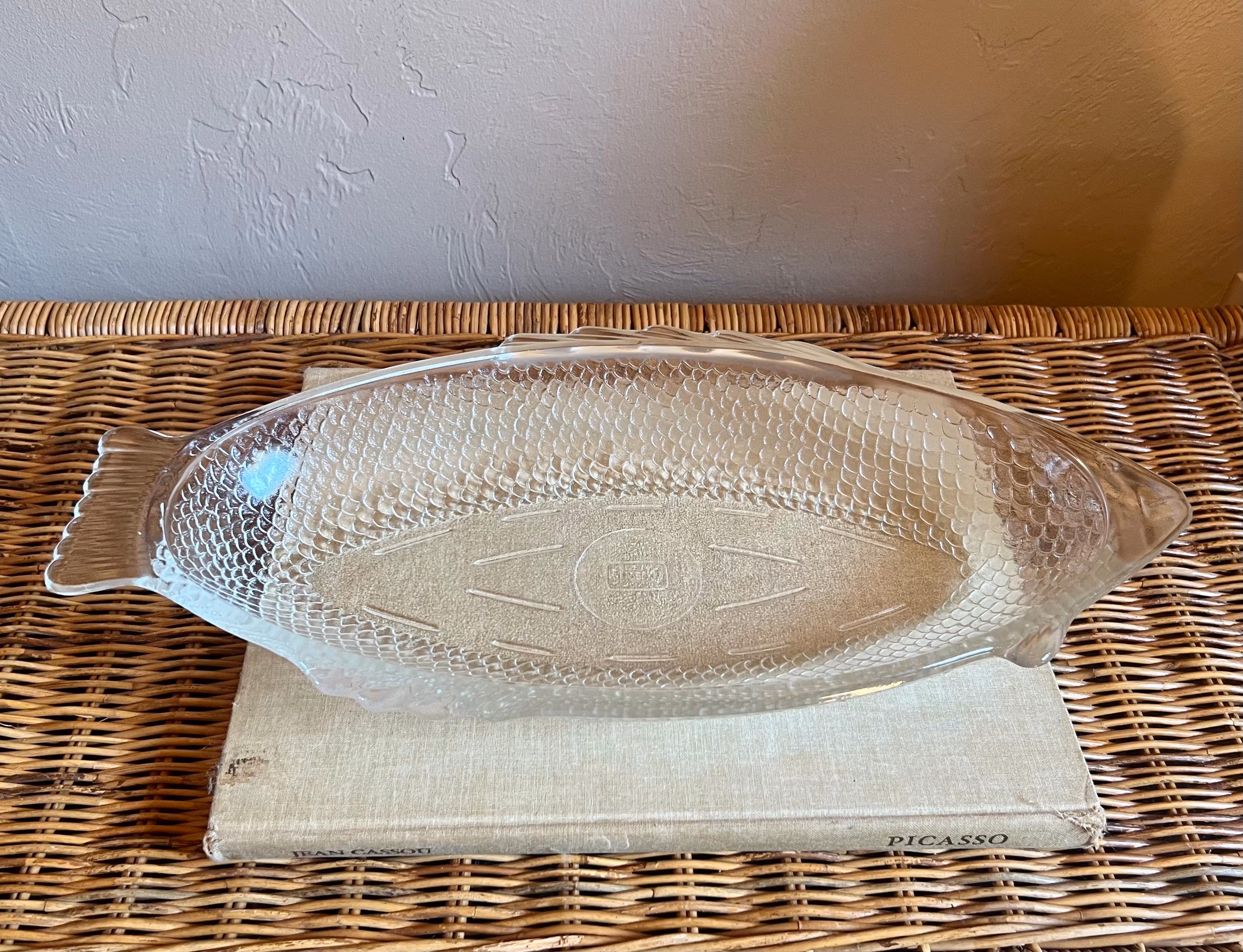 Vintage Glass Fish Platter - Glass Bakeware