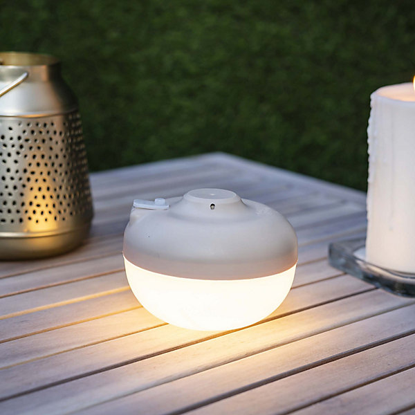 Lampe à poser LED solaire Cherry 900lm 9W IP54 blanc chaud Newgarden rechargeable blanc