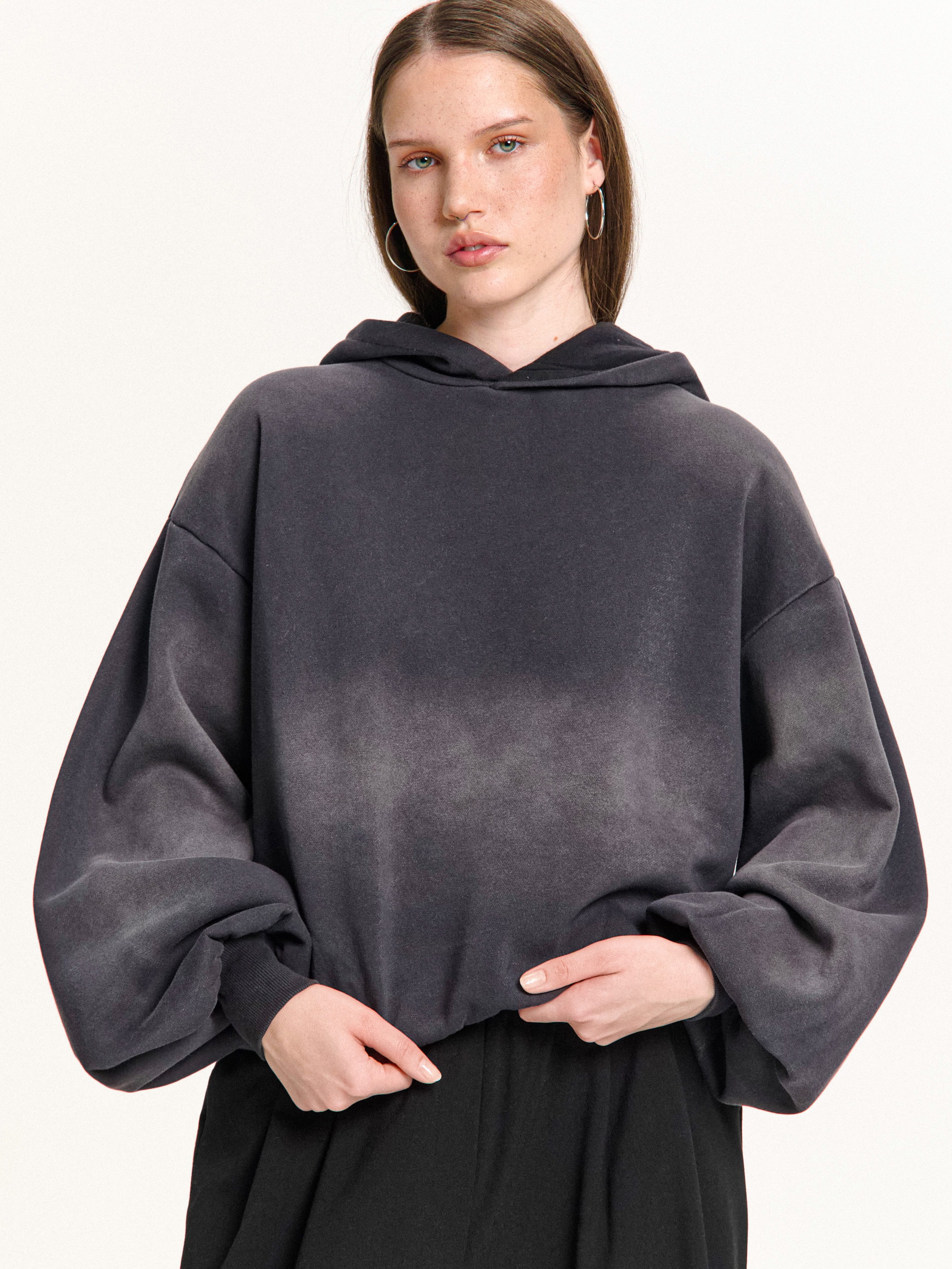 Bluza z efektem sprania i motywem krzyża