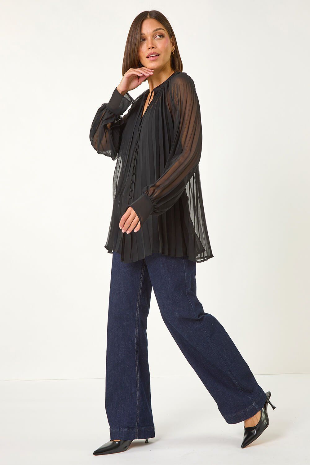 Roman Tie V-Neck Pleated Blouse