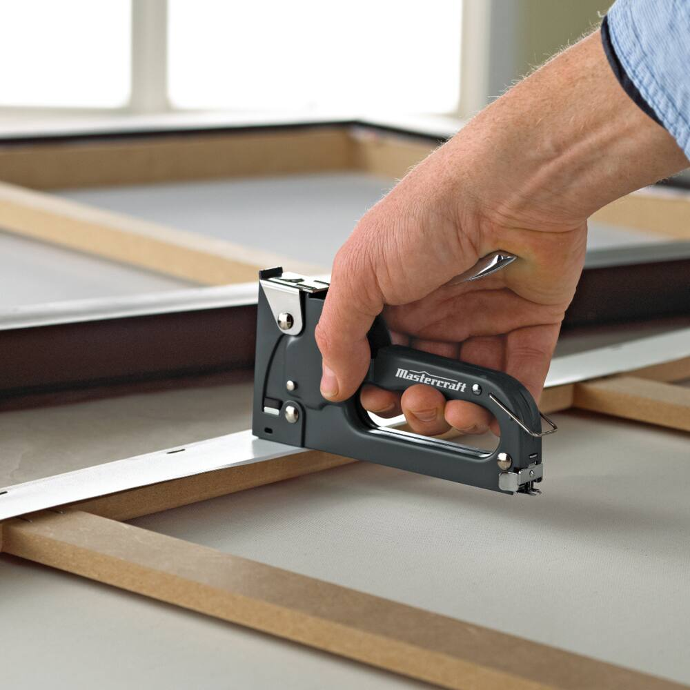 Mastercraft Light-Duty Manual Staple Gun with Staple Remover, Fits JT-21 or Equivalent 1/4-5/16-in Staples
