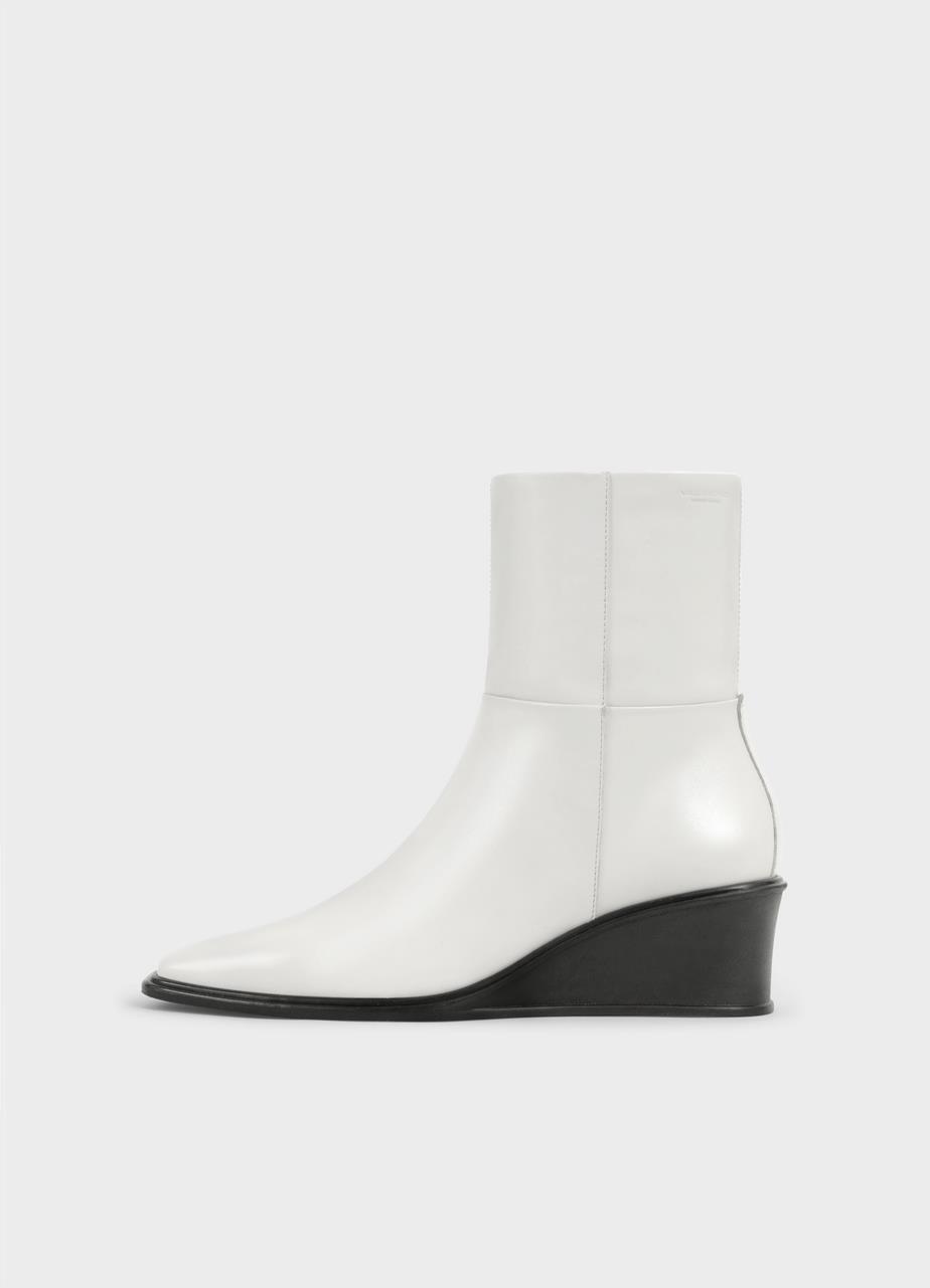 Aino Boots