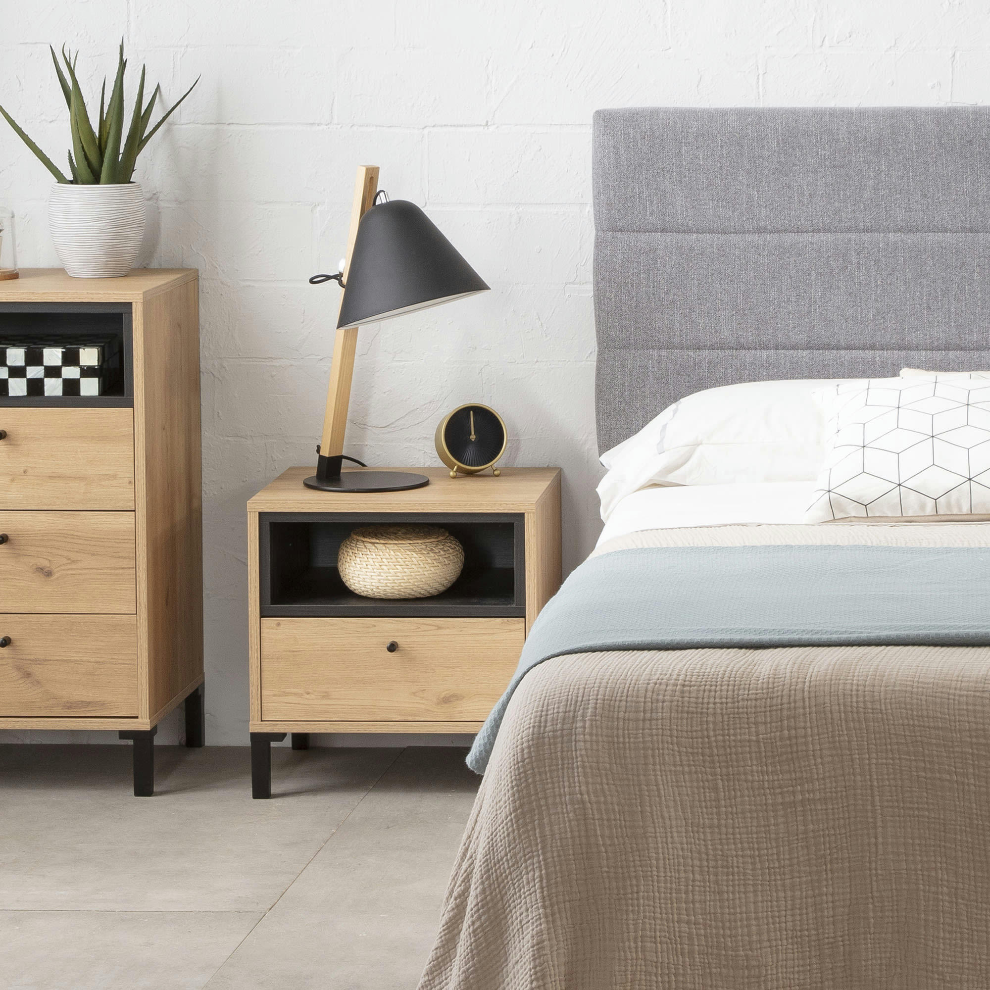 JAVEA - Table de chevet 1 tiroir et 1 niche, couleur bois et noire