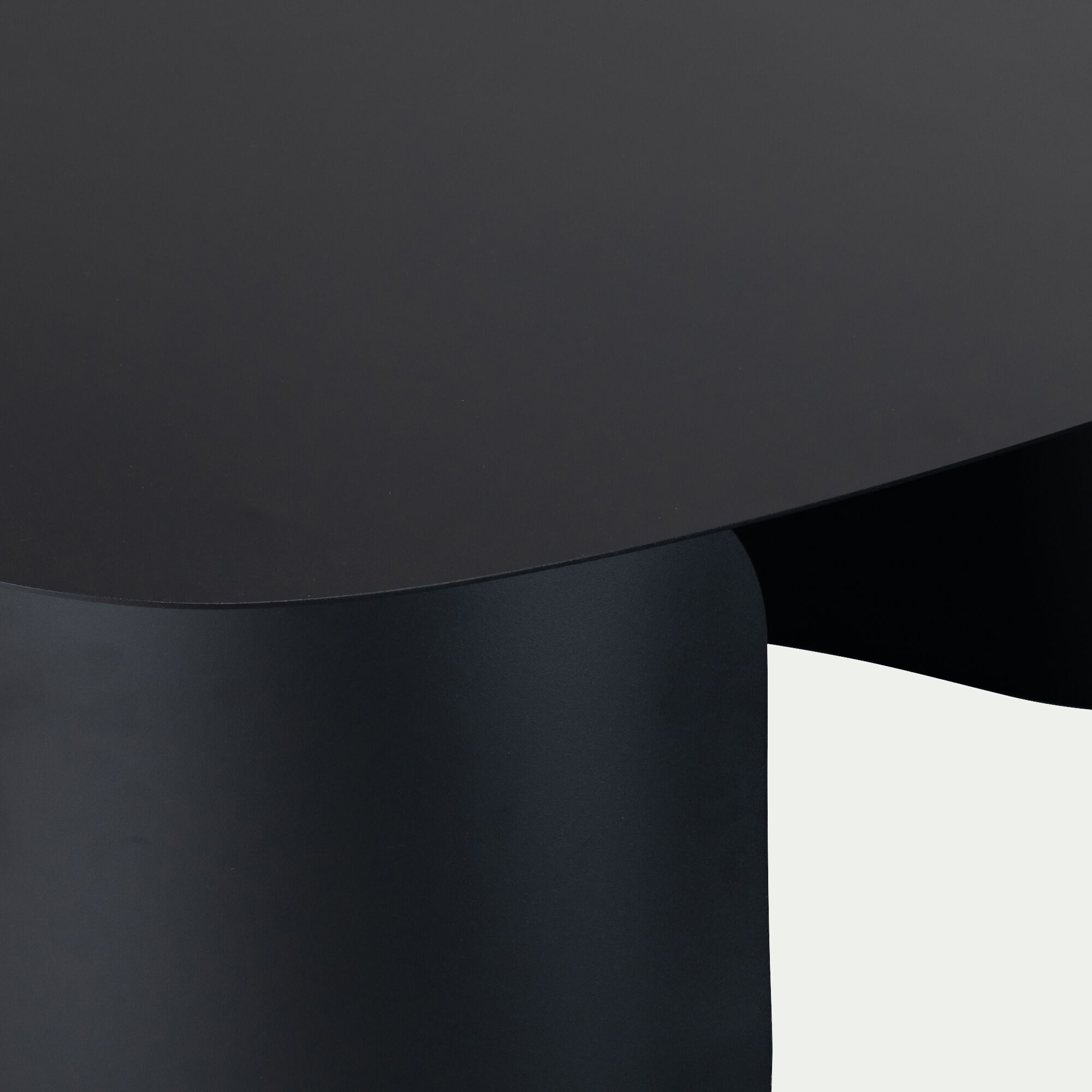 NUMA - Table basse en acier L125xH37cm - noir