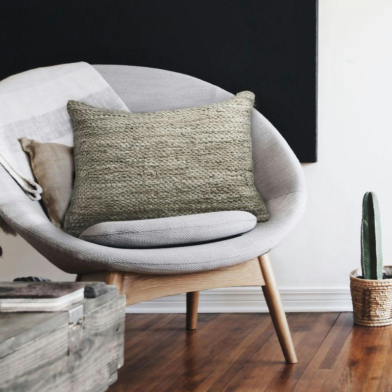 SKIN - Coussin en cuir tressé beige naturel 60x40